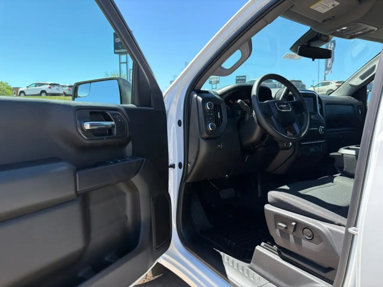 GMC Sierra 1500 снимка GMC Sierra 1500