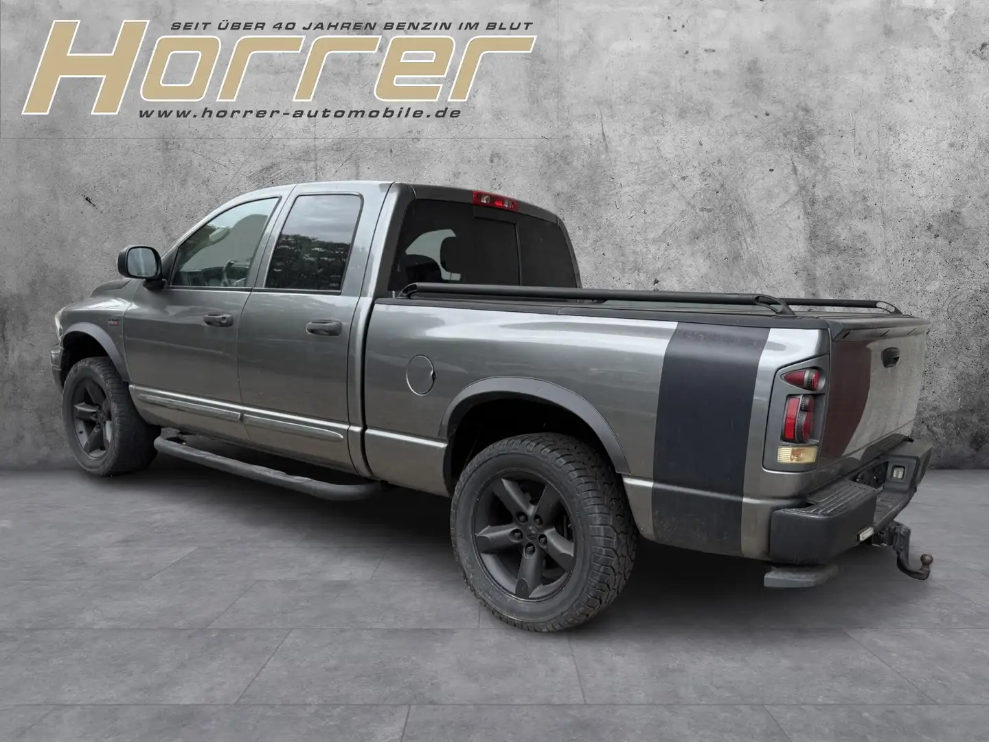 Dodge RAM Quad Cab 1500 4x4 Gen 3 LPG Grau - 2