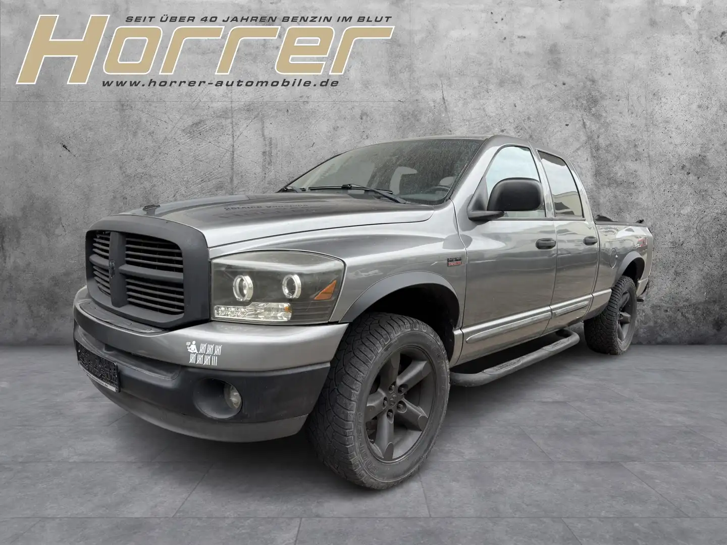 Dodge RAM Quad Cab 1500 4x4 Gen 3 LPG Grau - 1