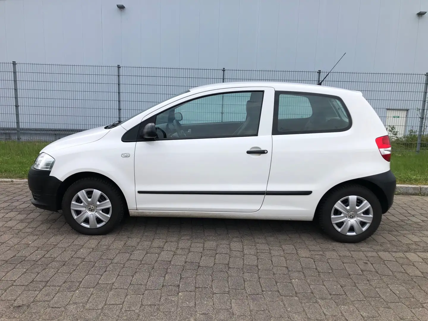 Volkswagen Fox Tüv neu! Inspektion neu! Weiß - 1