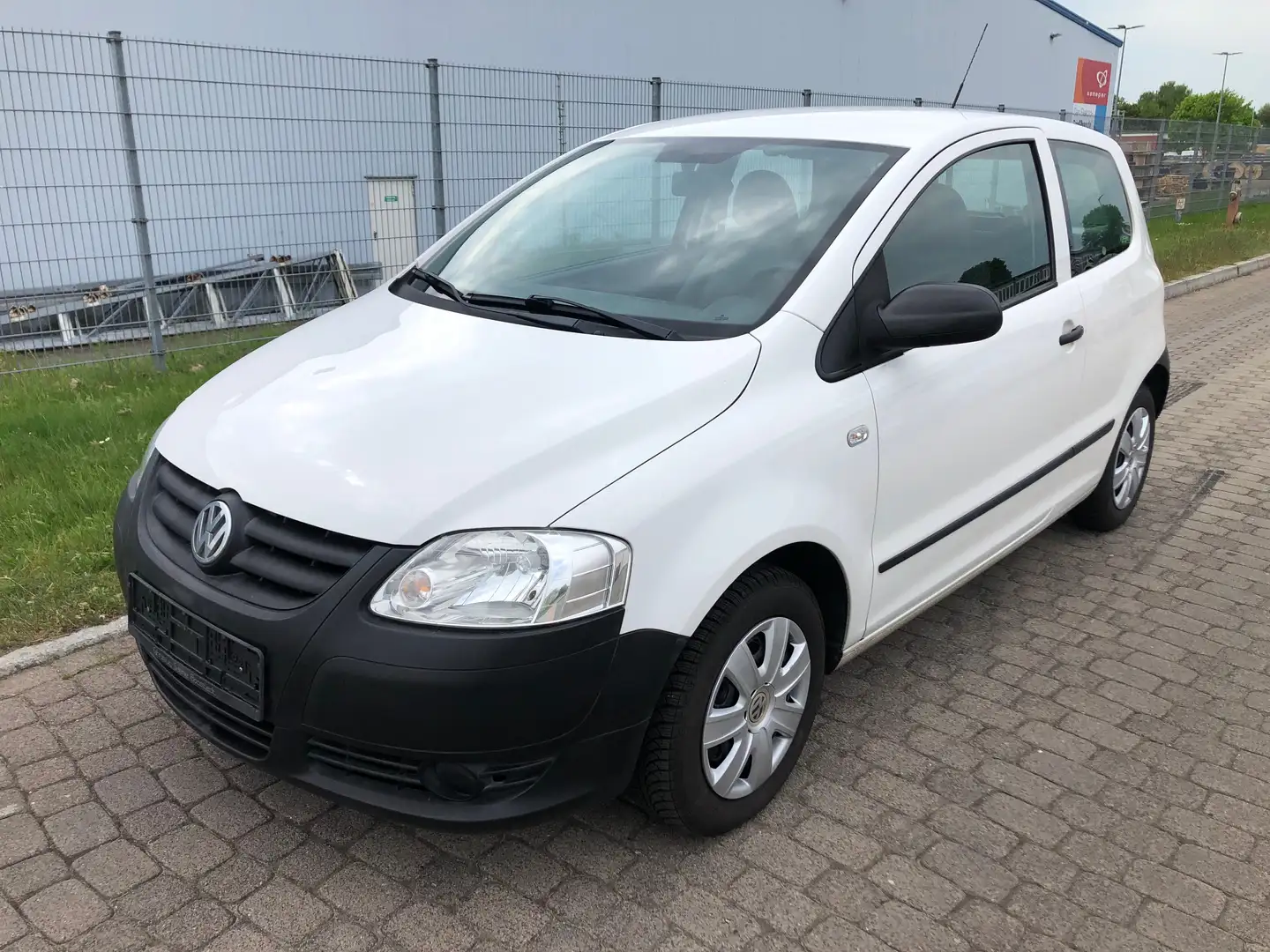 Volkswagen Fox Tüv neu! Inspektion neu! Weiß - 2