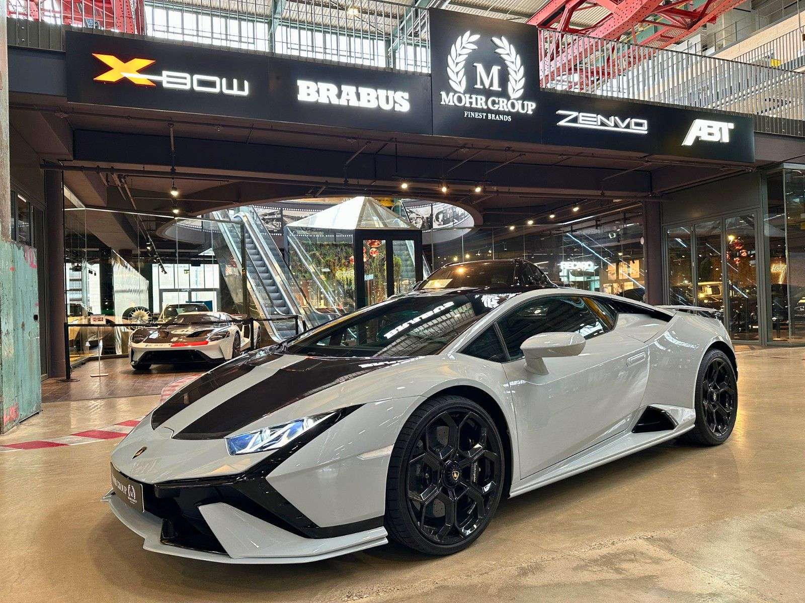 Second hand Lamborghini Huracan 
