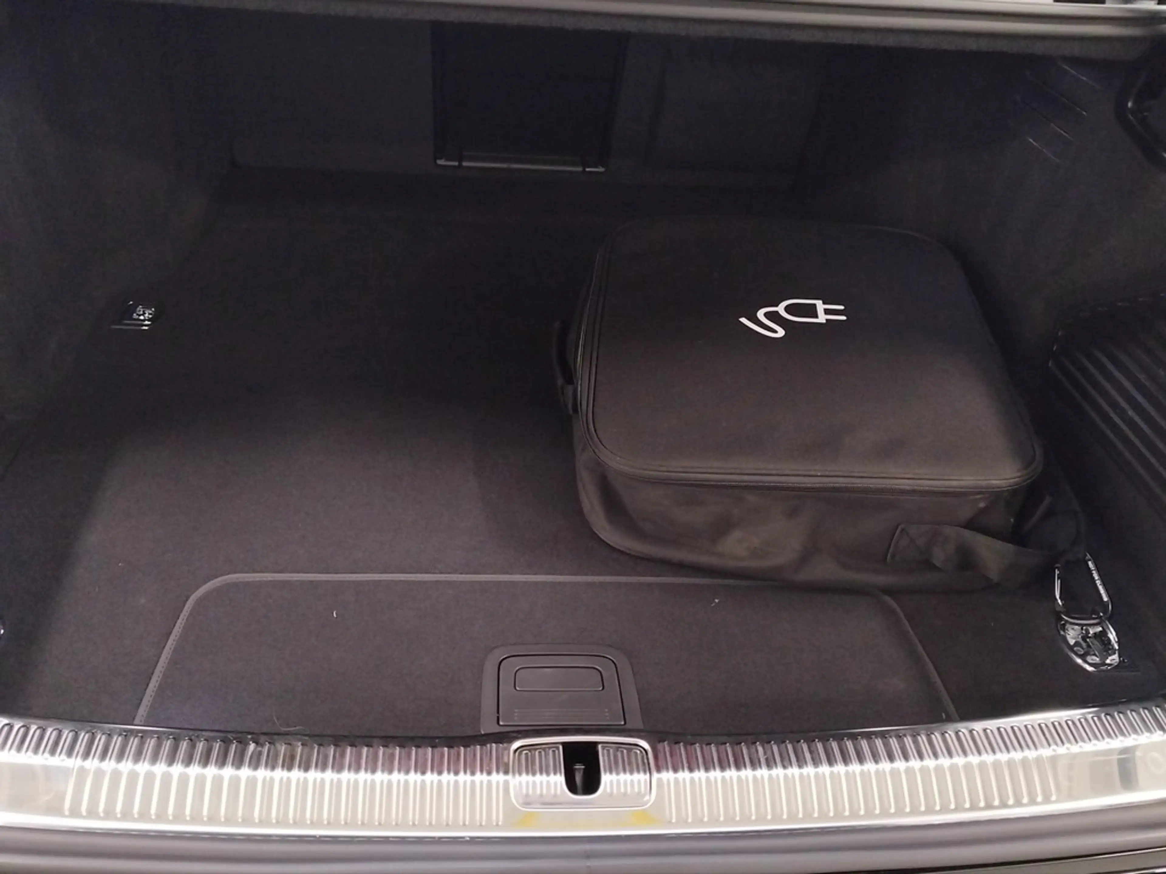 Audi A8 60 TFSIe qu. S line Matrix B&O 360° ACC Pano — photo 15
