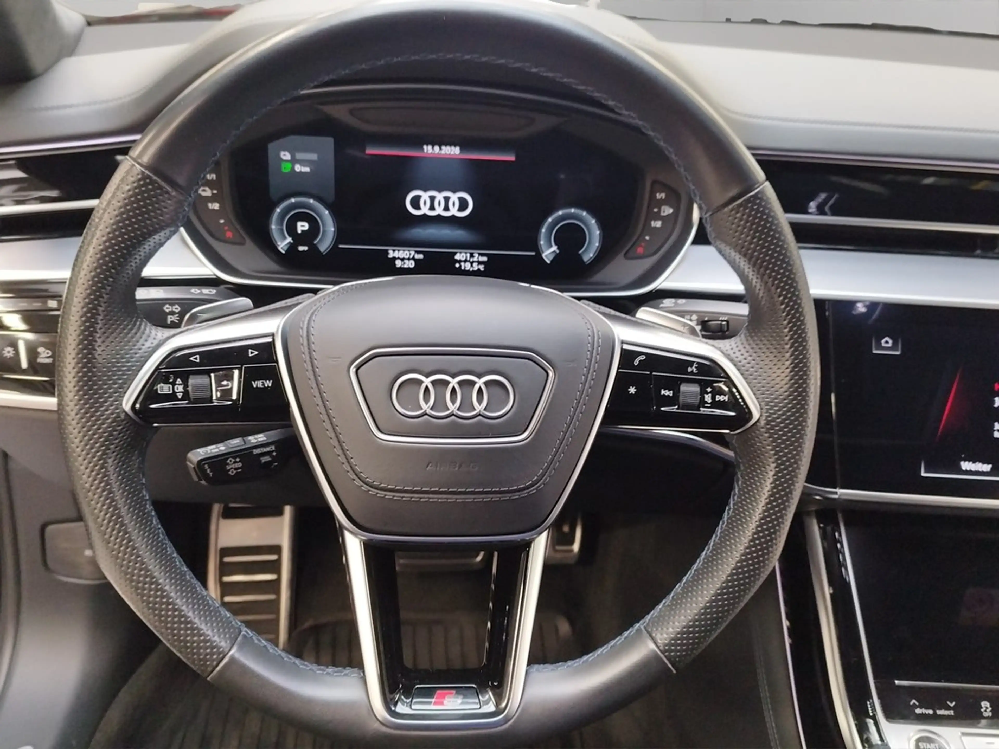 Audi A8 60 TFSIe qu. S line Matrix B&O 360° ACC Pano — photo 12