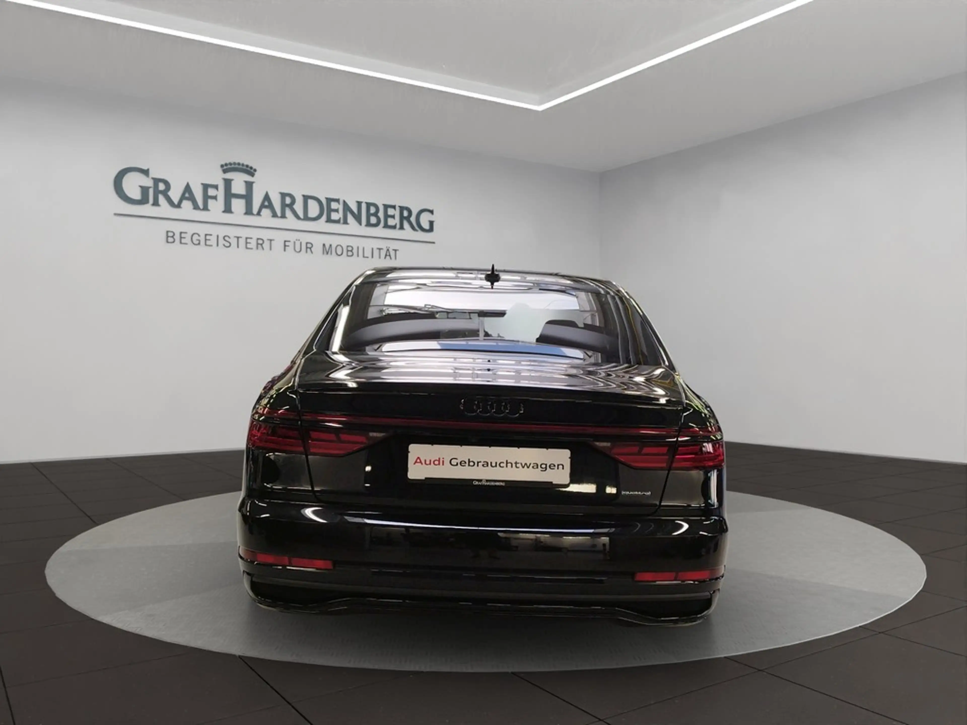 Audi A8 60 TFSIe qu. S line Matrix B&O 360° ACC Pano — photo 4
