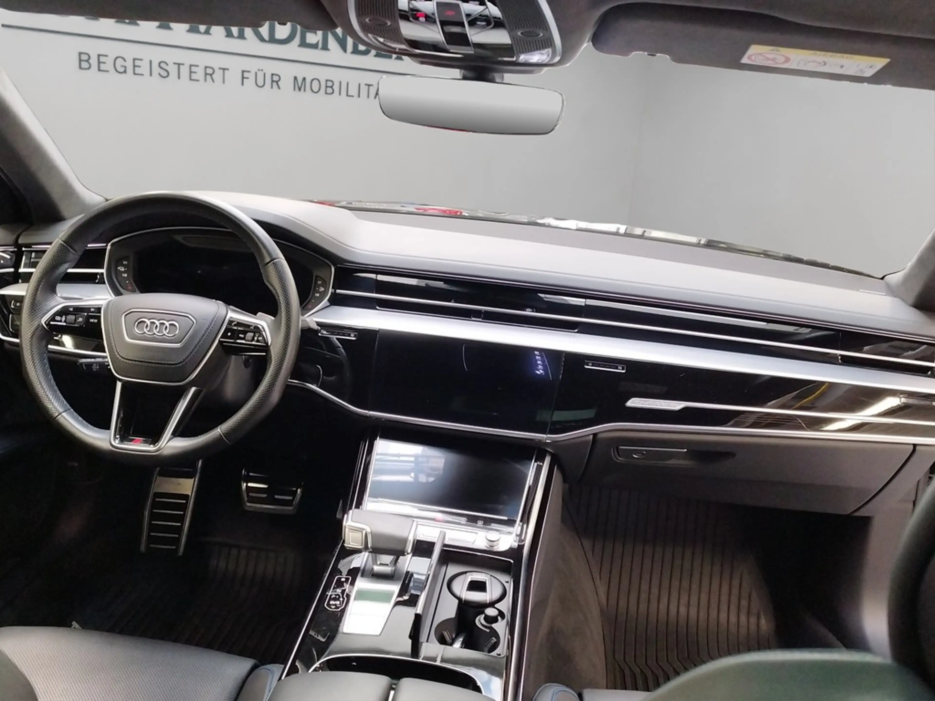 Audi A8 60 TFSIe qu. S line Matrix B&O 360° ACC Pano — photo 11