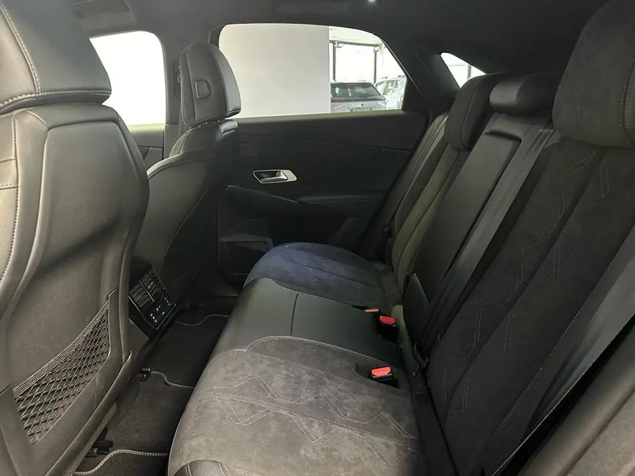 DS Automobiles DS 7 DS7 1.6 e-tense phev Performance Line 225cv auto 11