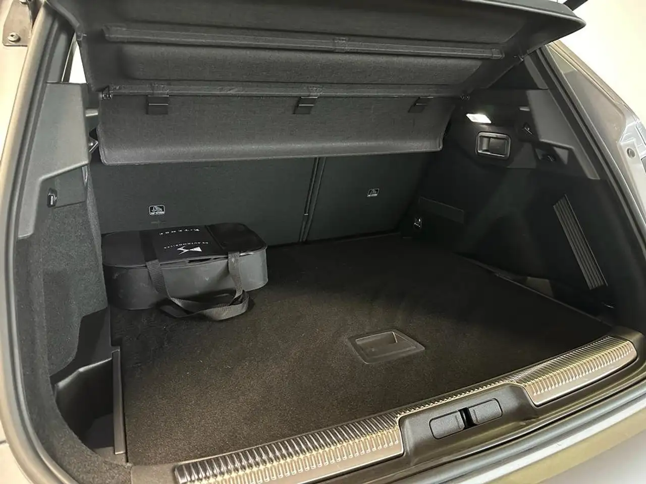 DS Automobiles DS 7 DS7 1.6 e-tense phev Performance Line 225cv auto 16