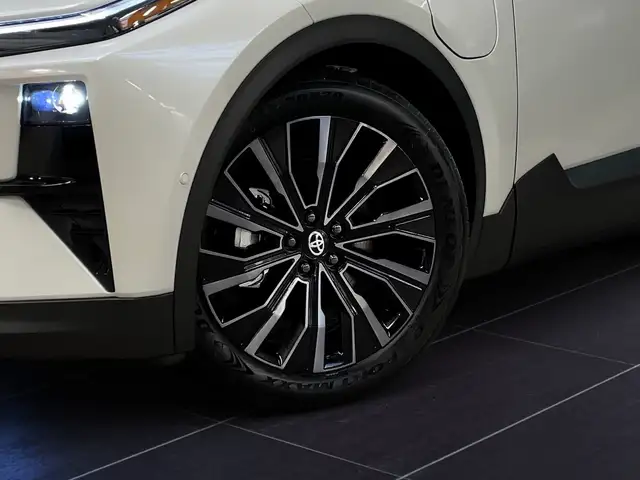 Toyota C-HR C-HR+  BEV 2  4x4 Lounge ECV Ansicht 4