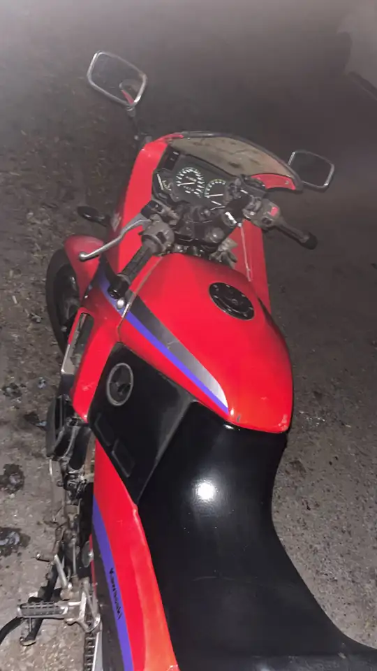 Kawasaki GPX 600 R