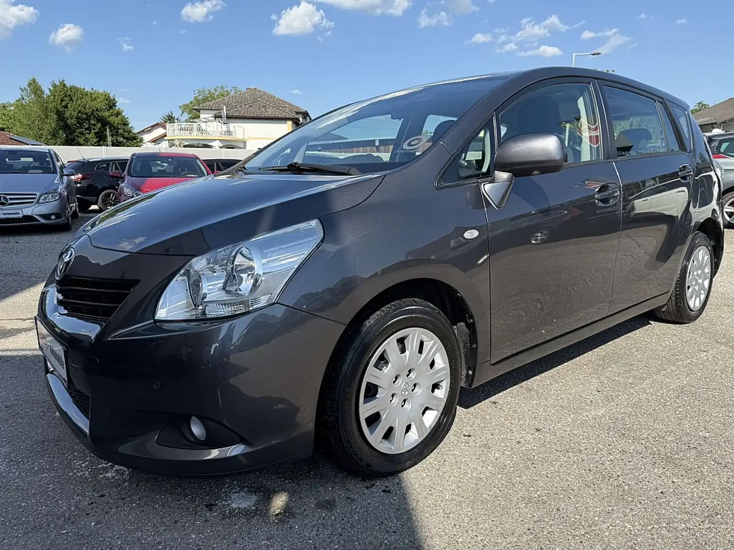 Toyota Verso 2,0 D-4D 125 High DPF Grau - 2