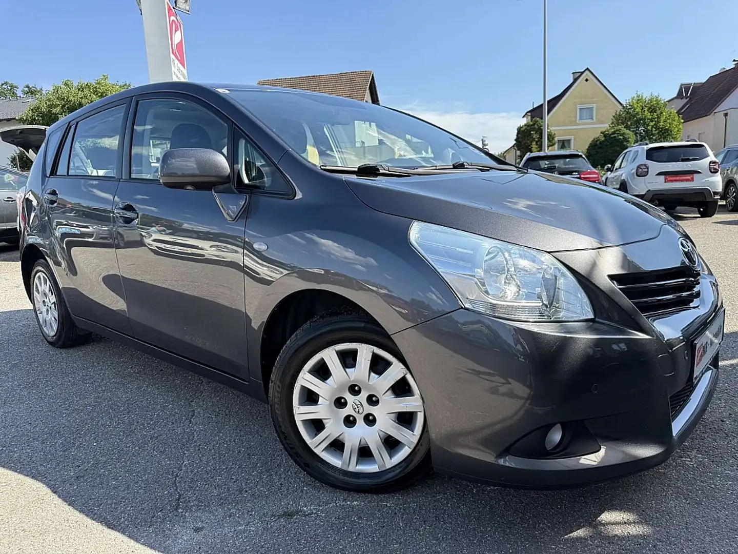 Toyota Verso 2,0 D-4D 125 High DPF Grigio - 1