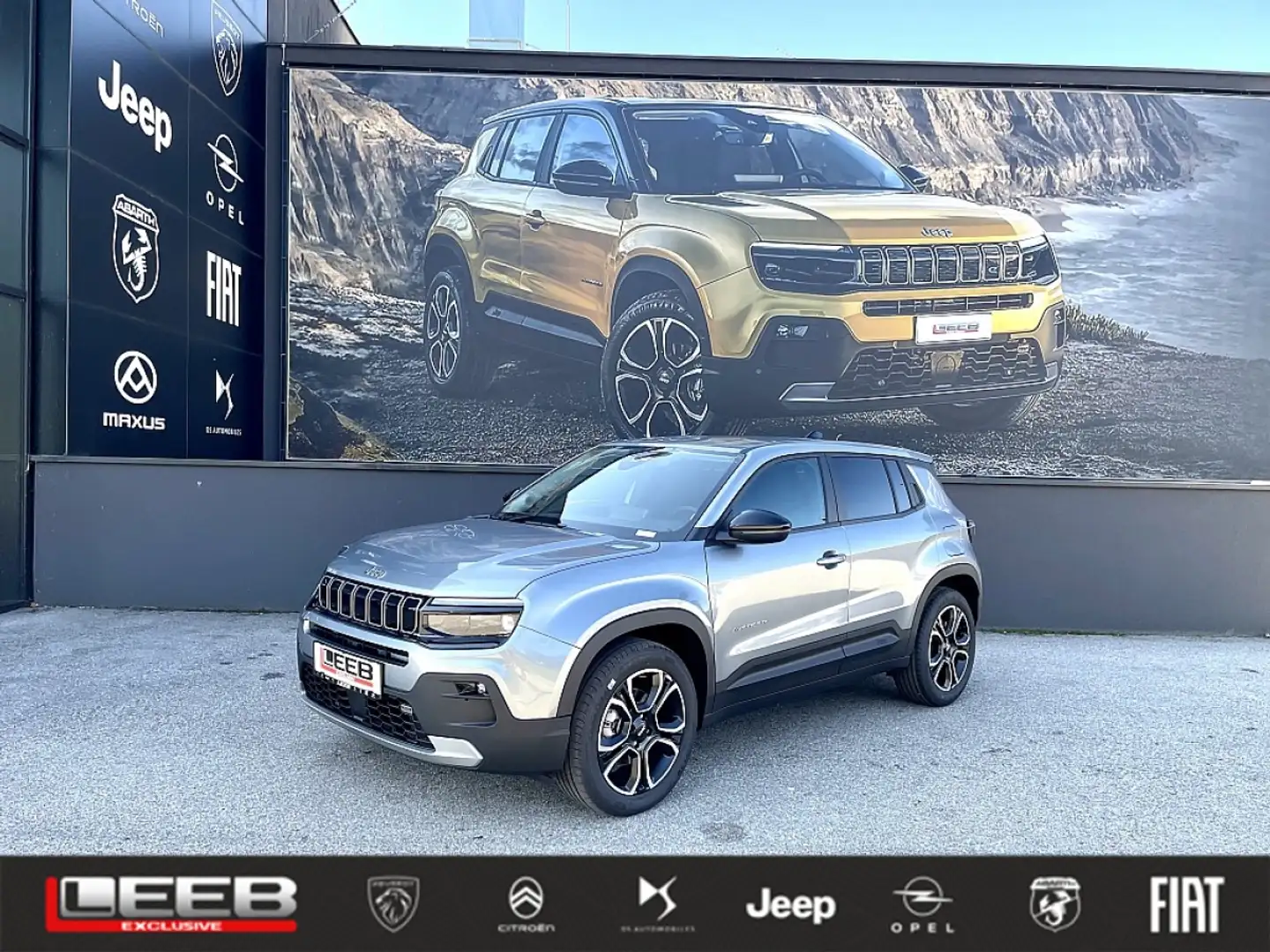 Jeep Avenger 1.2 e-Hybrid Altitude e-DCT6 inkl. Winterpaket ... Grau - 1