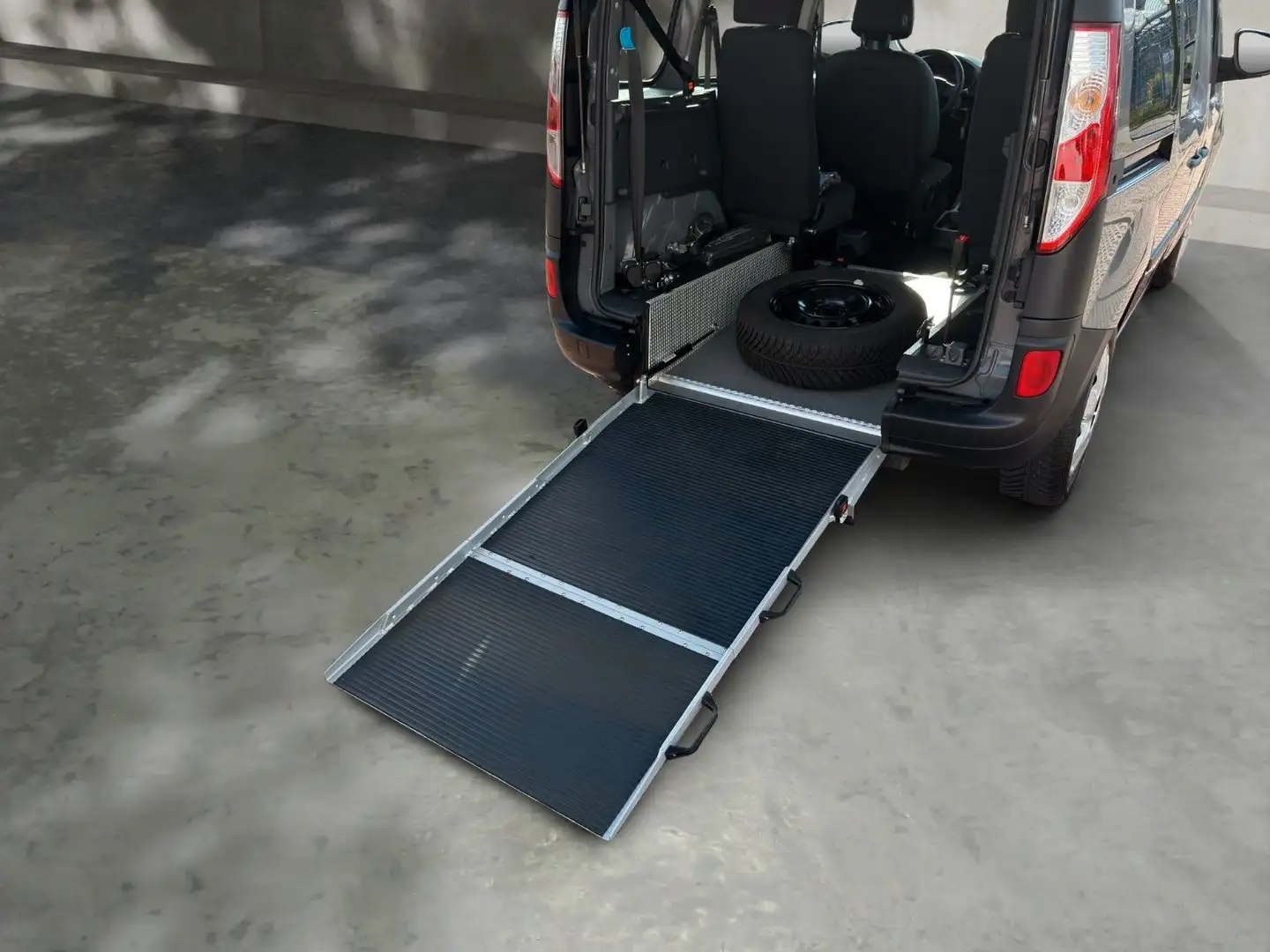 Renault Kangoo / Rollstuhl-Umbau-AMF Bruns Grau - 2