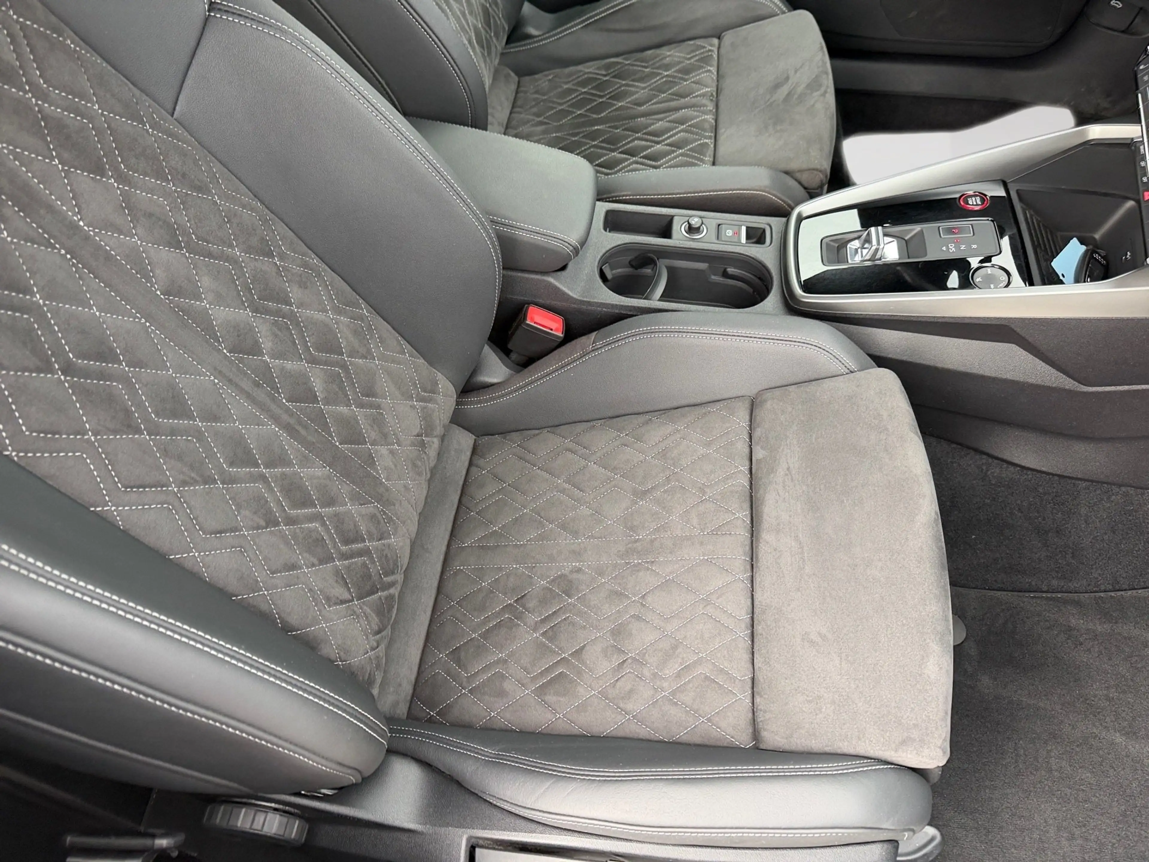 Audi S3 Sportback 2.0TFSI 310PS QUATTRO MATRIX.SHZG.2xPDC — photo 10