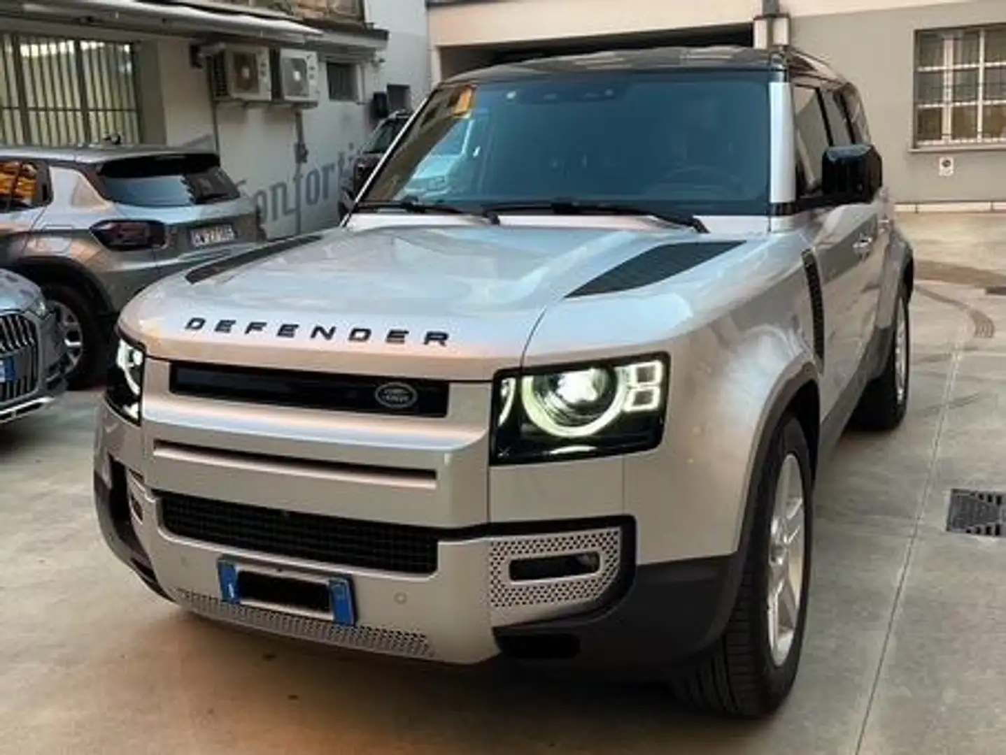 Land Rover Defender Defender 110 3.0d i6 SE awd 250cv Argento - 1