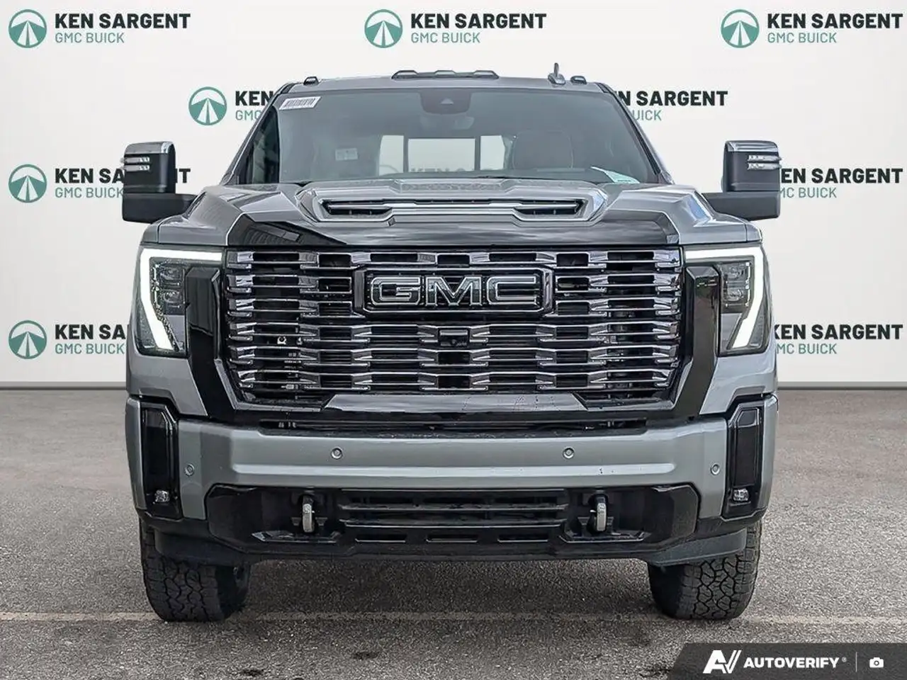 GMC Sierra 3500HD photo GMC Sierra 3500HD