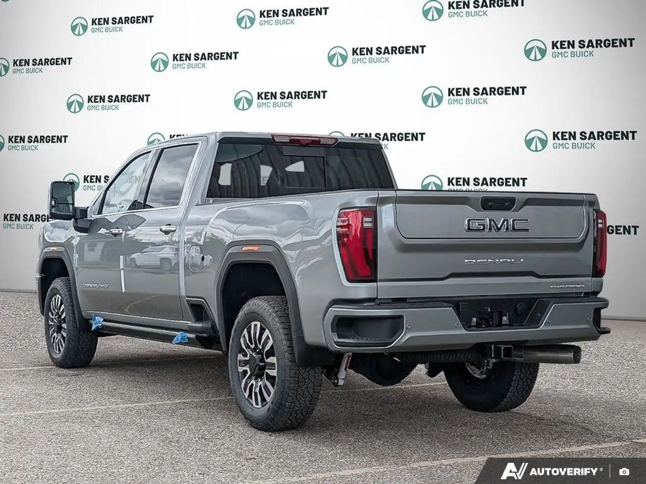 GMC Sierra 3500HD photo GMC Sierra 3500HD
