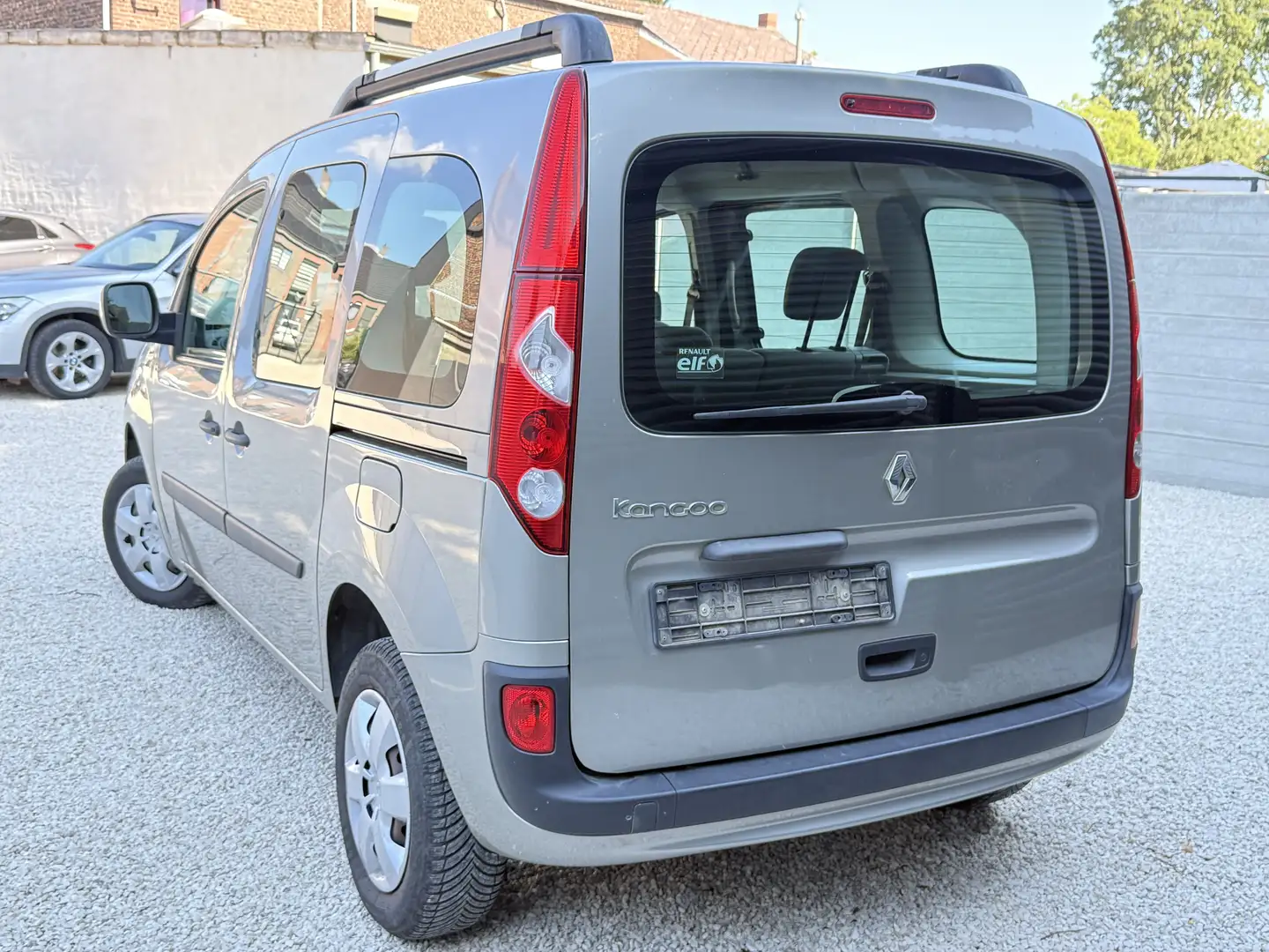 Renault Kangoo 1.6i • 5 PLACES • TRES PROPRE • DEPOT VENTE - 2