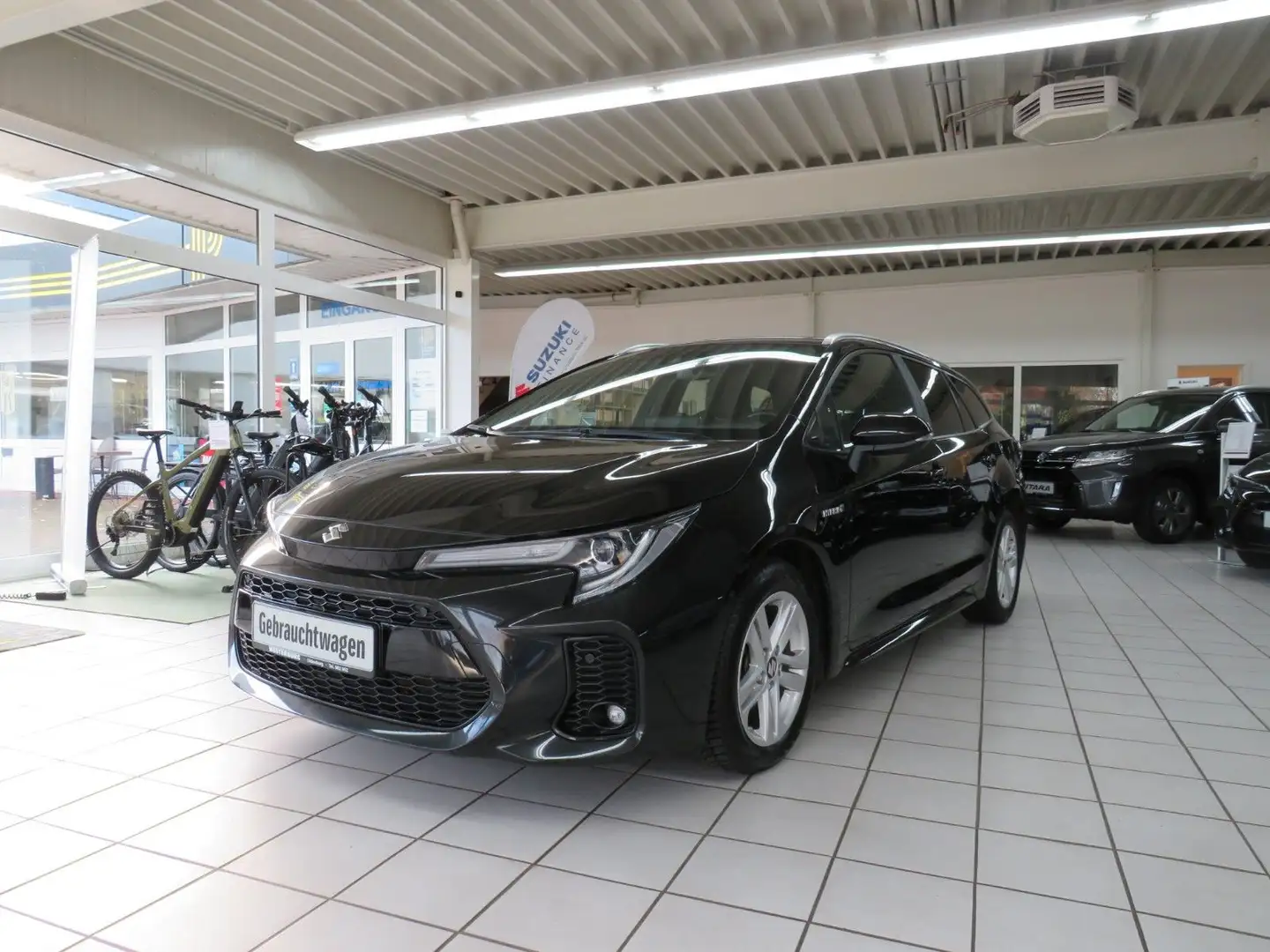 Suzuki Swace 1.8 Hybrid Comfort+ CVT Schwarz - 1