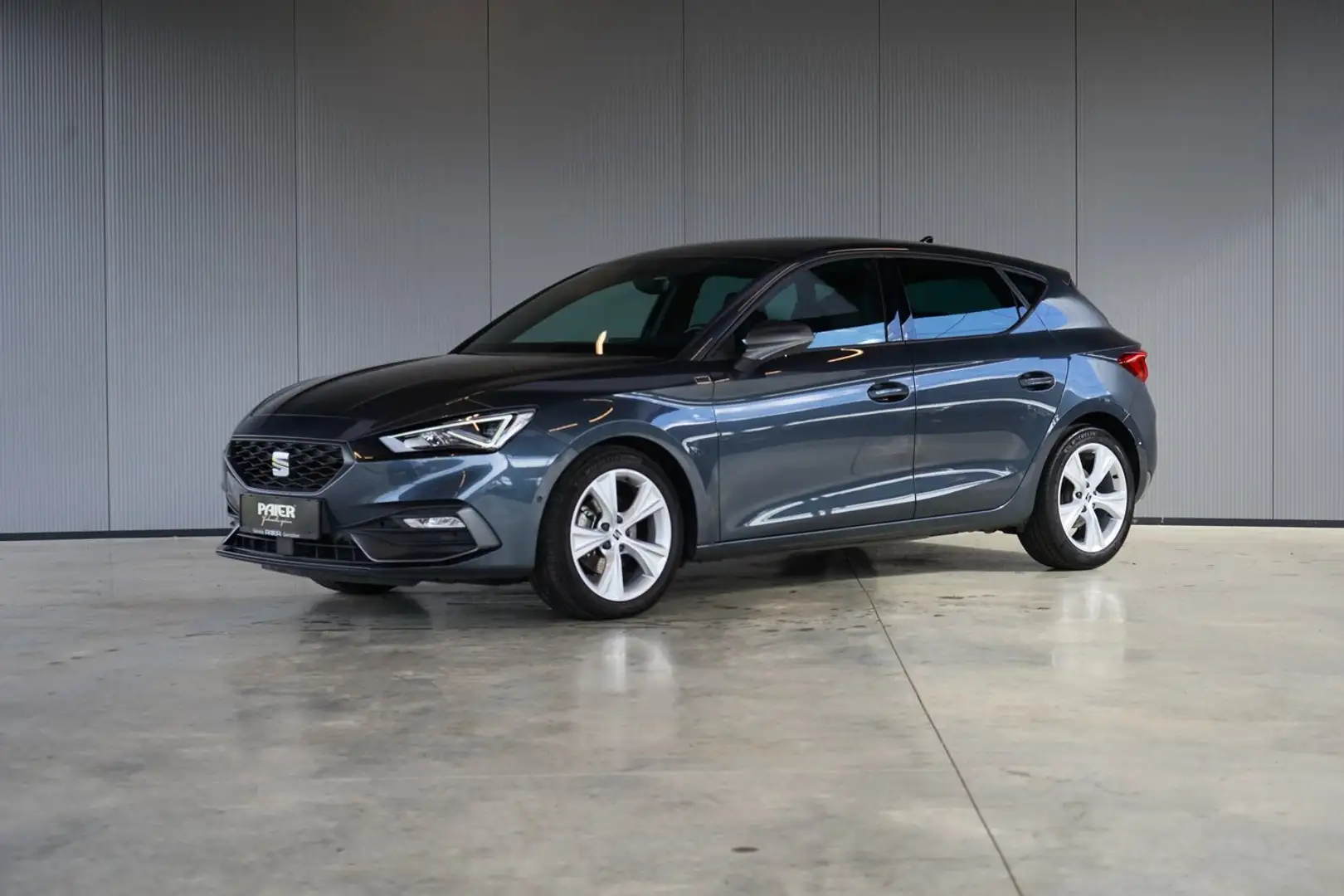 SEAT Leon FR 1.0 TSI 110 PS Grau - 1