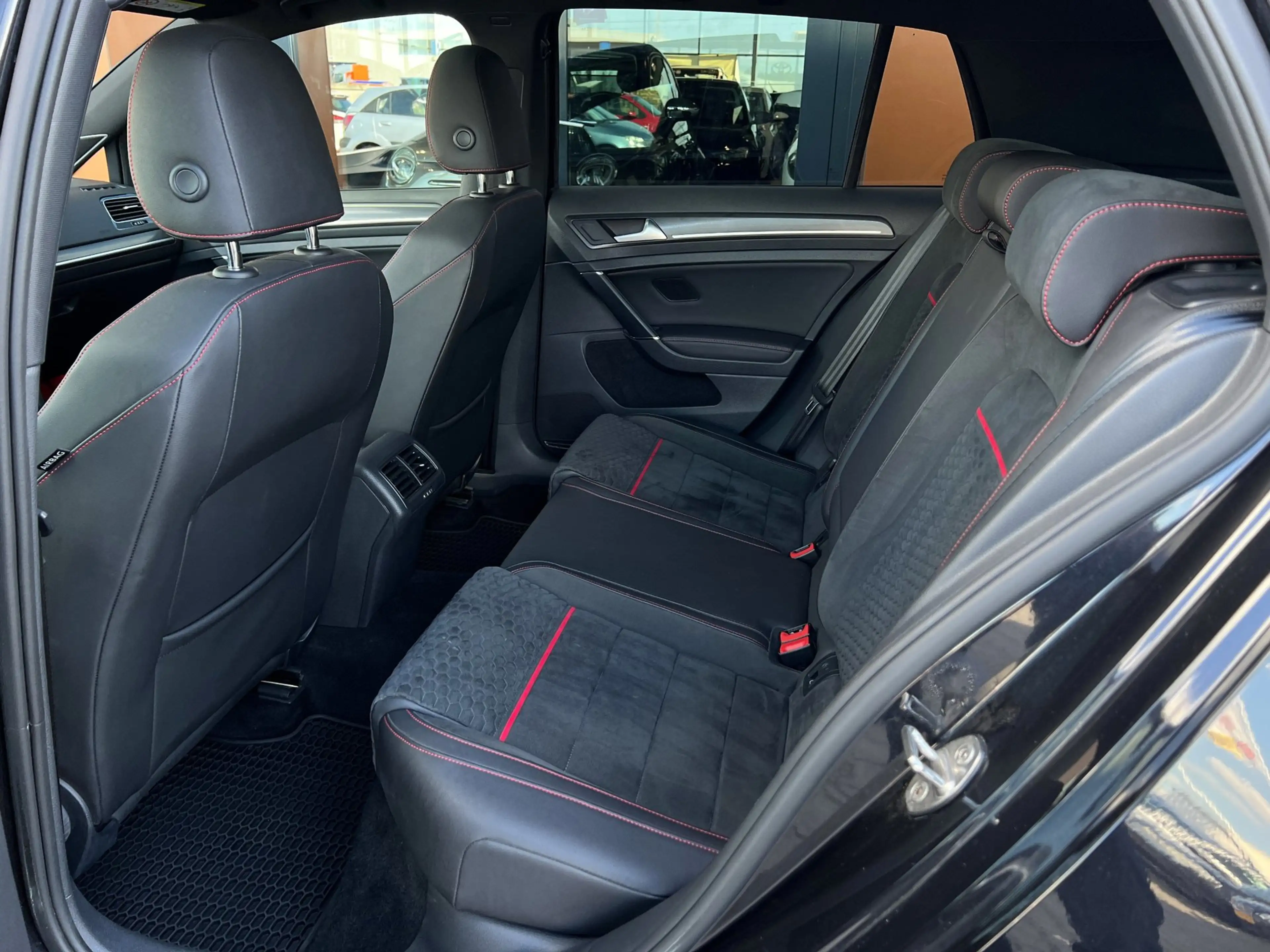 Volkswagen Golf GTI 2.0TSI Performance|Pano|LED|Alcantara — photo 5