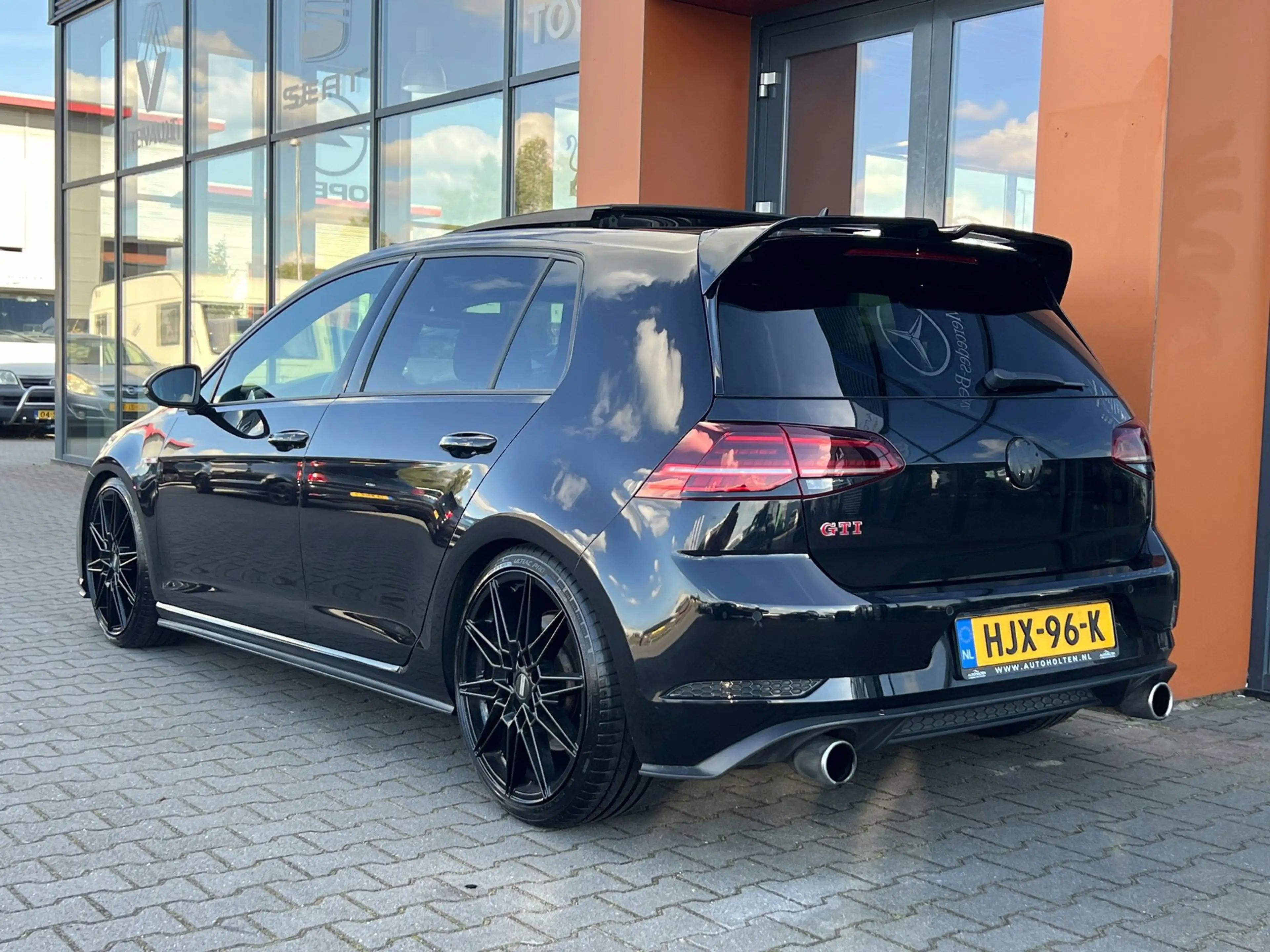 Volkswagen Golf GTI 2.0TSI Performance|Pano|LED|Alcantara — photo 3