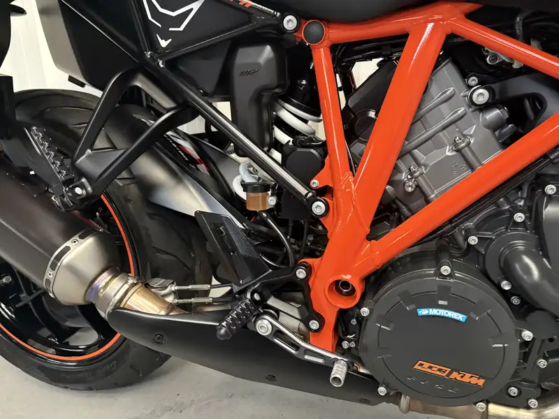 KTM 1290 Super Duke GT - foto 6