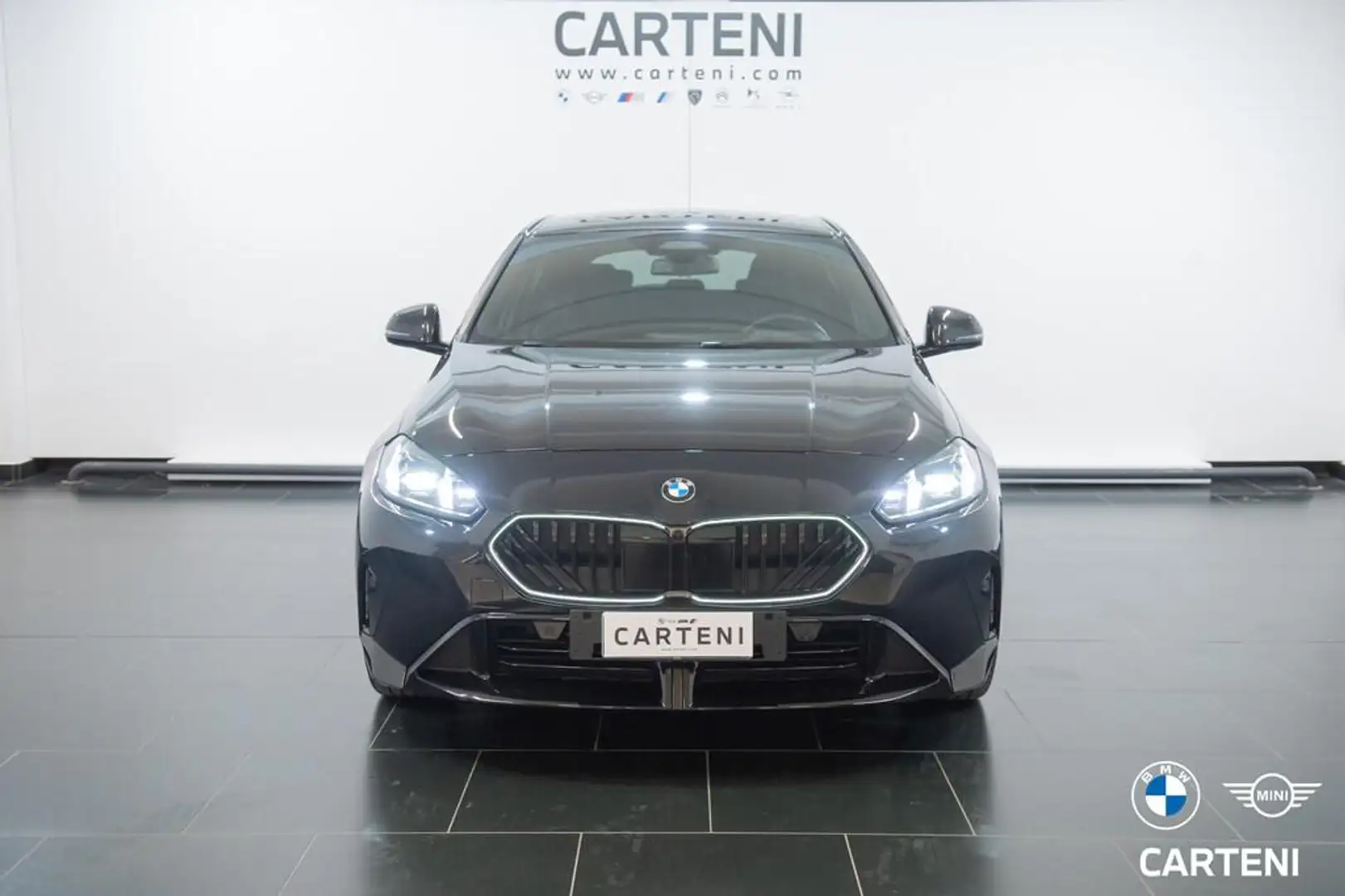 BMW 118 d MSport Pro auto Zwart - 2