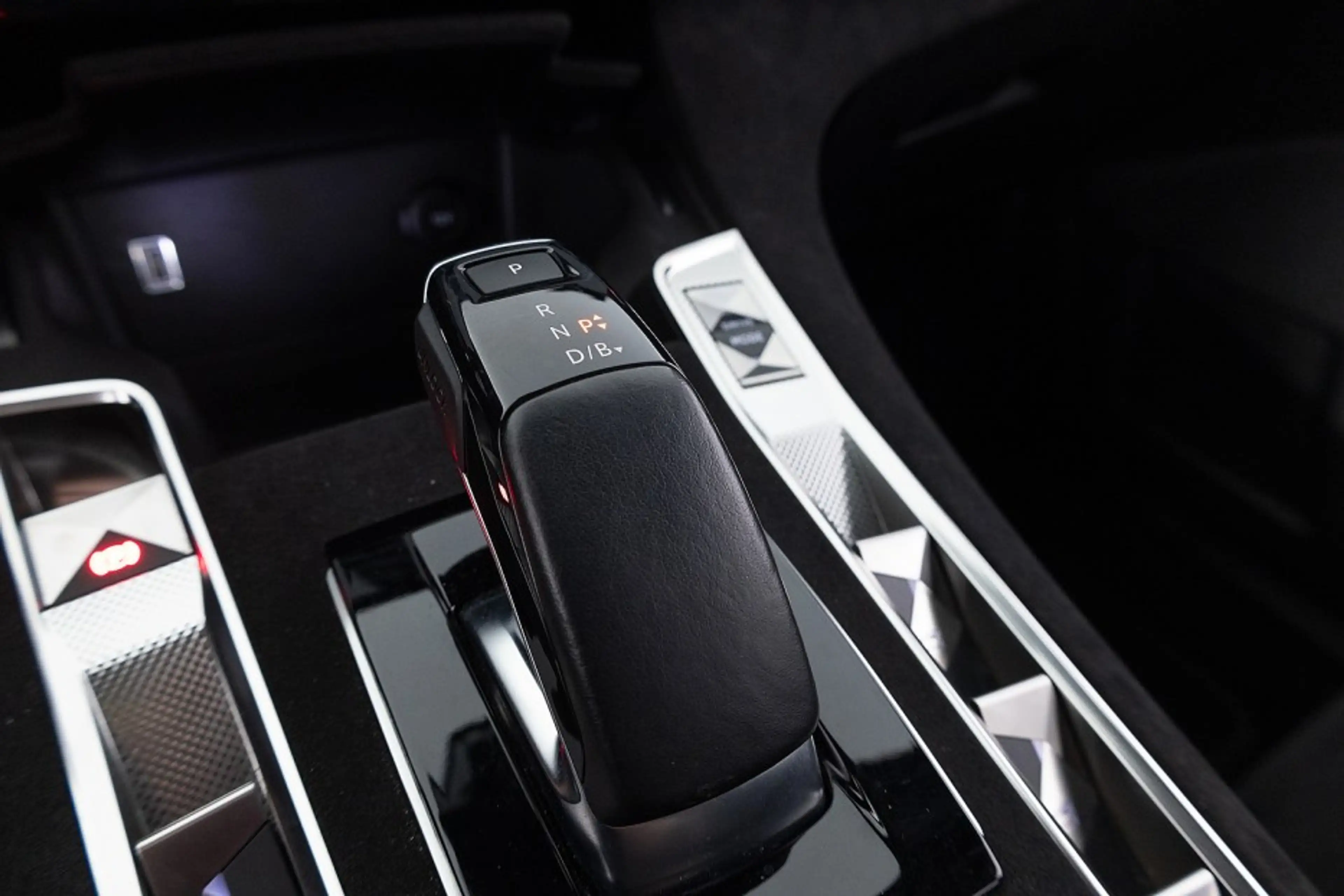 DS Automobiles DS 7 E-Tense 225 Performance Line | Full LED | ECC | Ha — photo 28