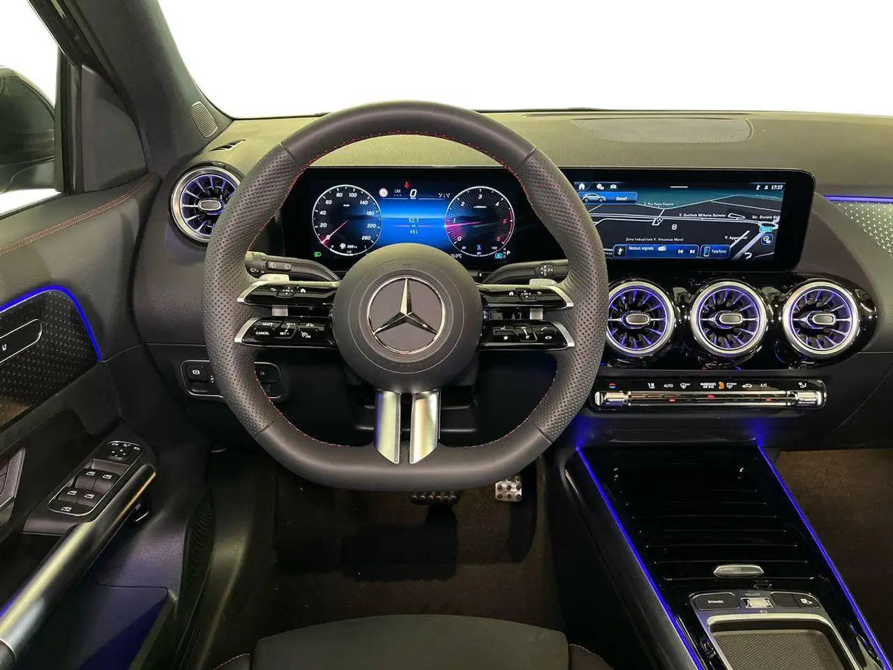 Mercedes-Benz GLA 2026 — фото 11