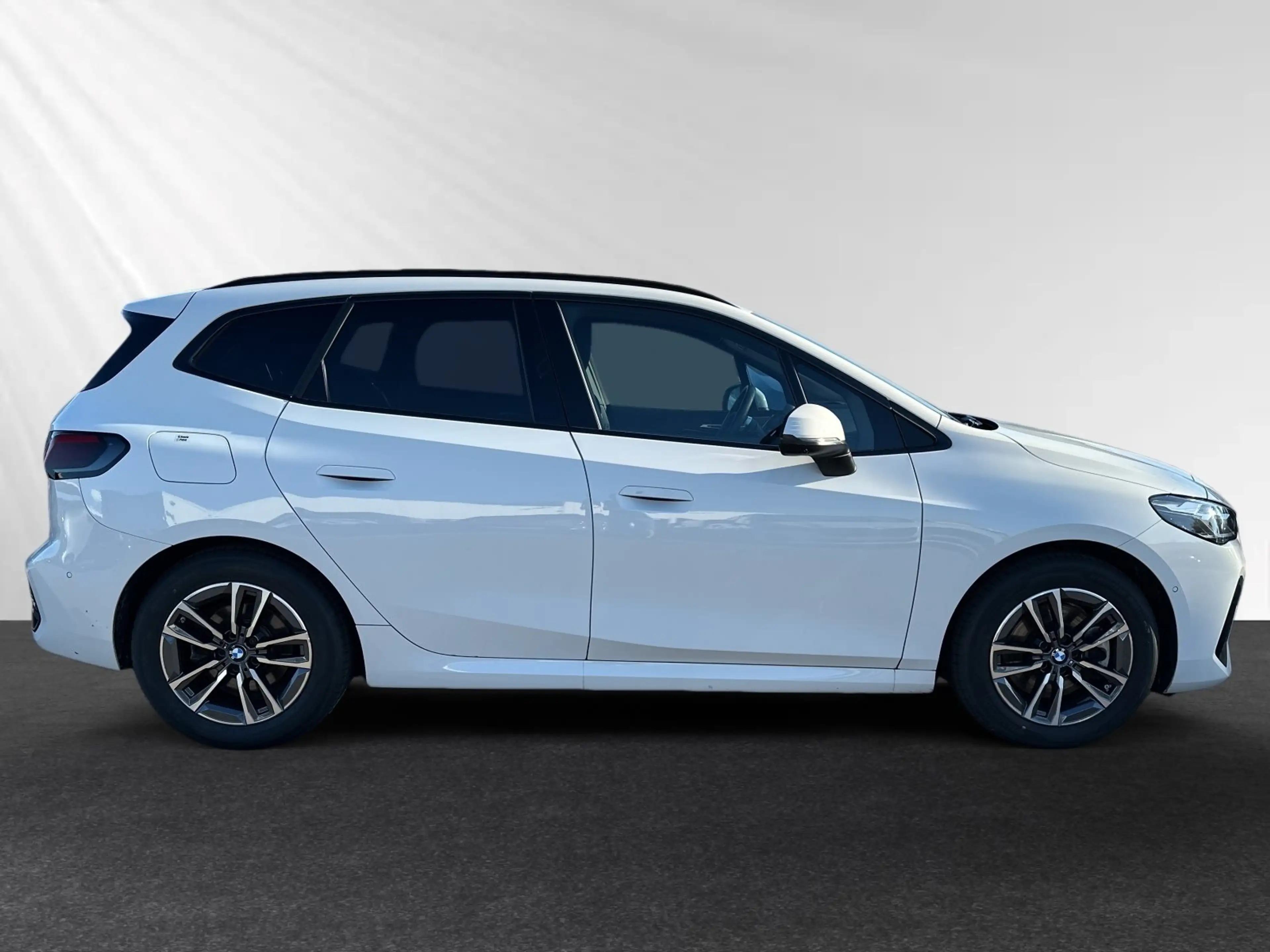 BMW 223 i xDrive Active Tourer M Sport|AHK|Pano|HUD — photo 2