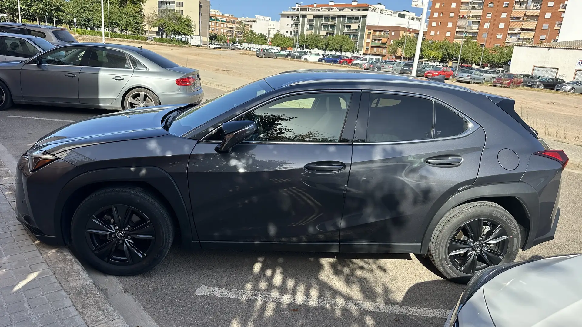 Lexus UX 250h Premium 2WD Gris - 2