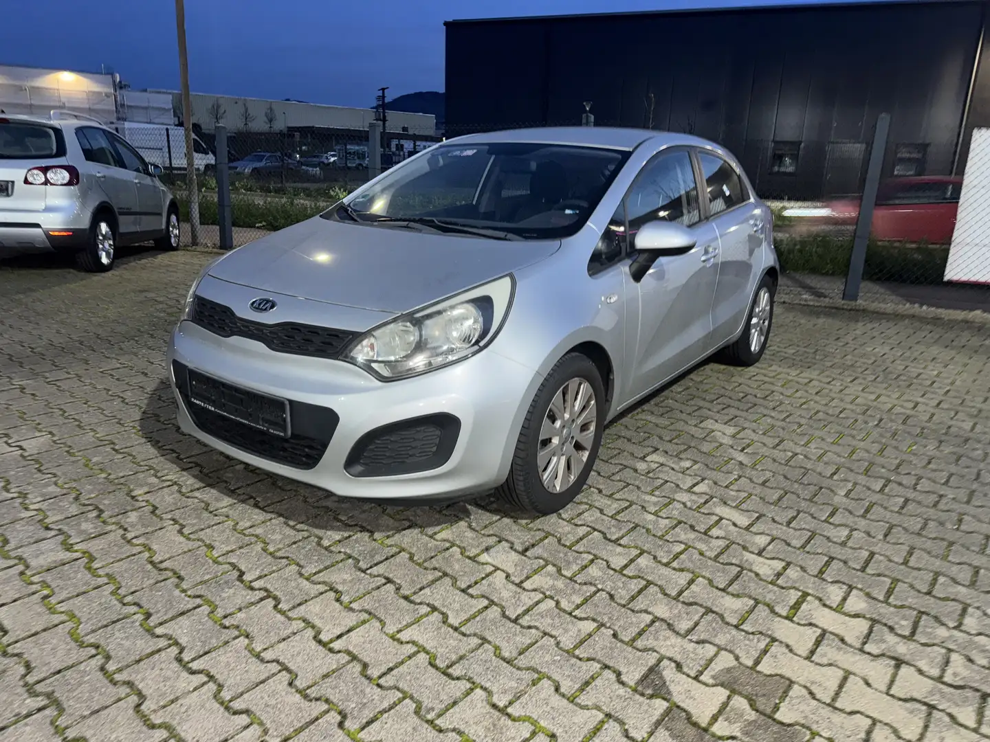 Kia Rio Edition 7 Grau - 1