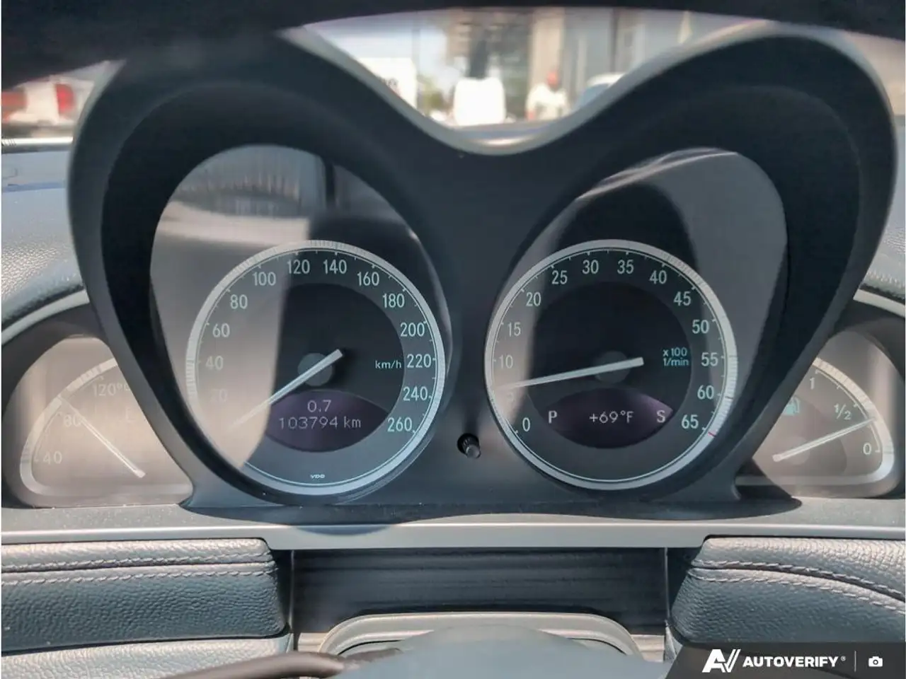 Mercedes-Benz SL снимка Mercedes-Benz SL
