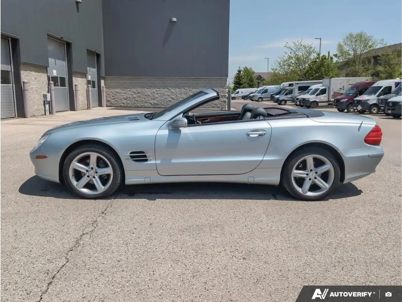 Mercedes-Benz SL снимка Mercedes-Benz SL