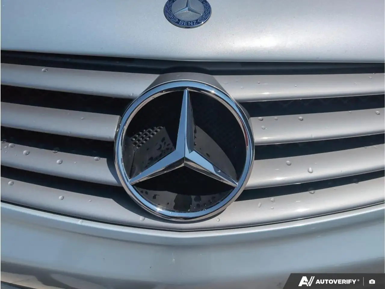 Mercedes-Benz SL снимка Mercedes-Benz SL
