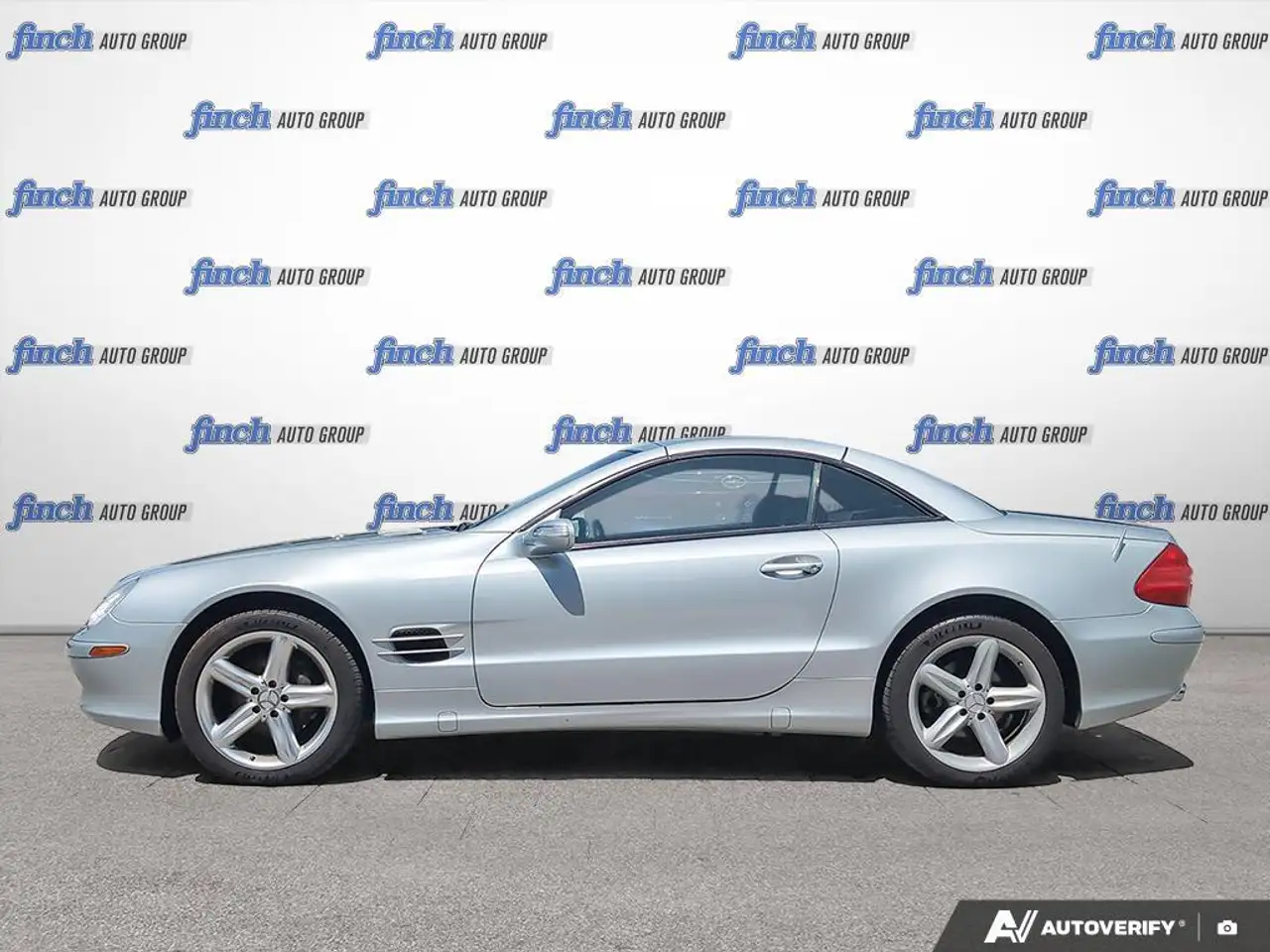 Mercedes-Benz SL снимка Mercedes-Benz SL