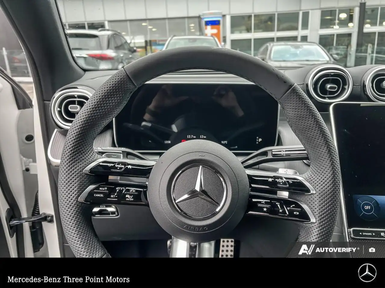 Mercedes-Benz GLC снимка Mercedes-Benz GLC