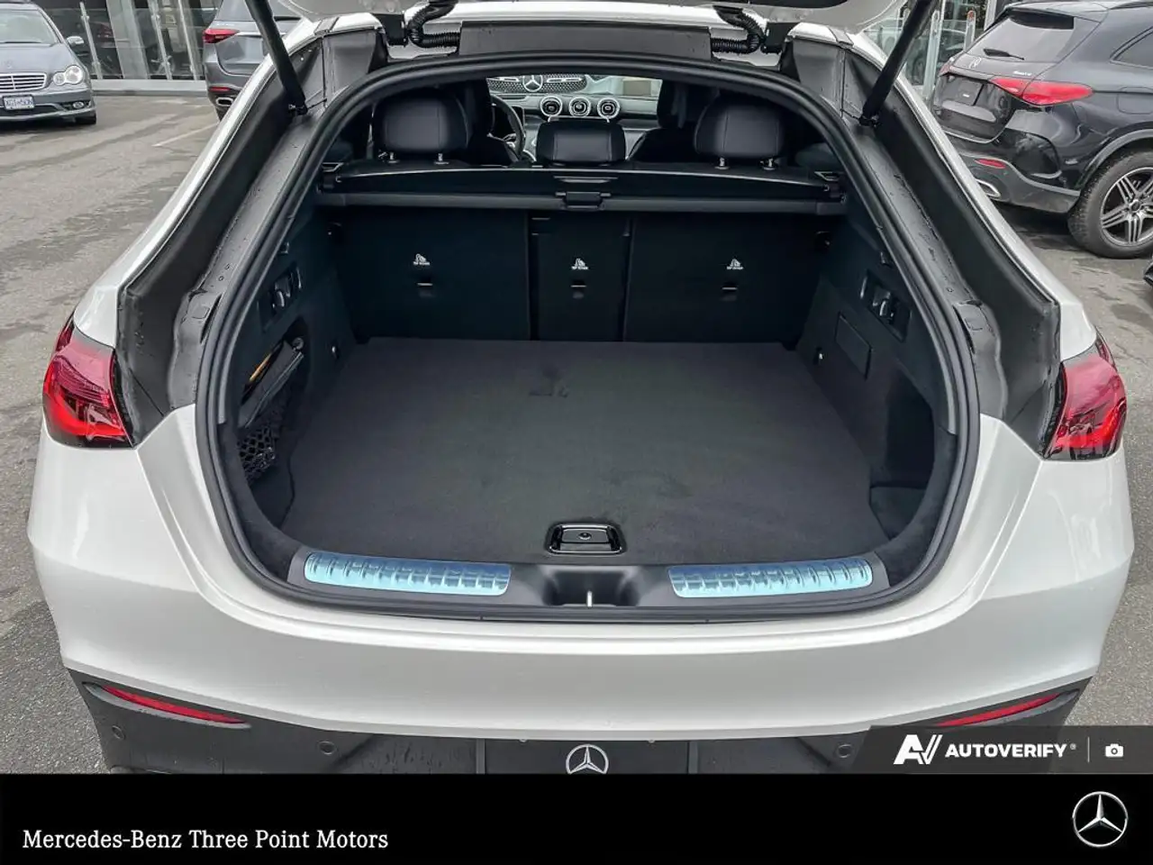 Mercedes-Benz GLC снимка Mercedes-Benz GLC