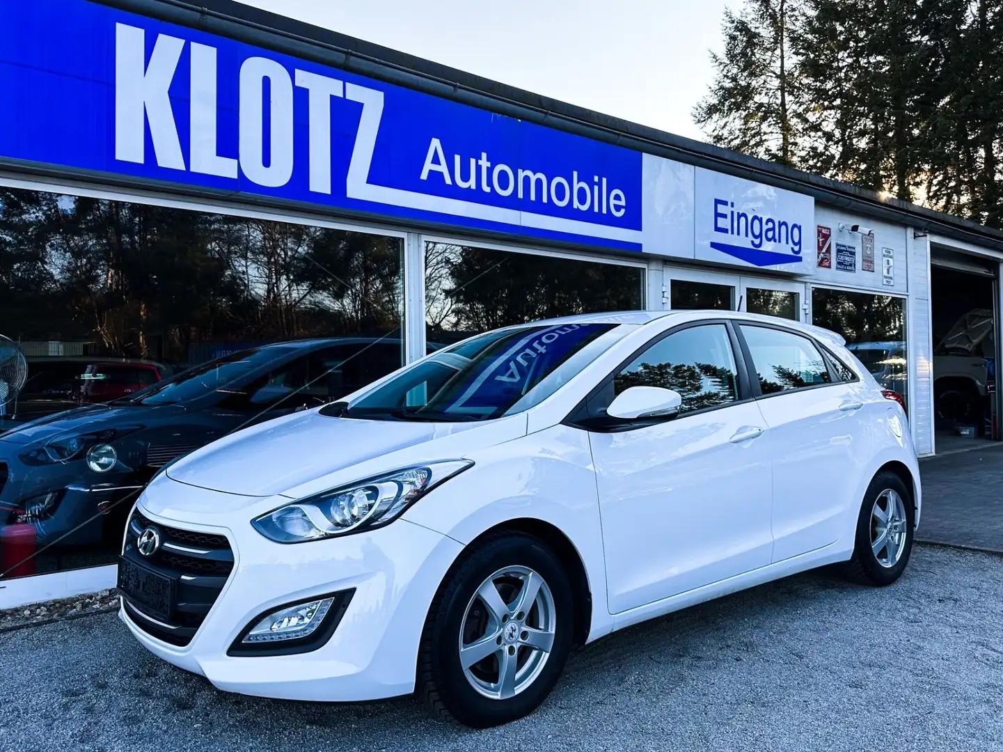 Hyundai i30 blue Trend Blanc - 1