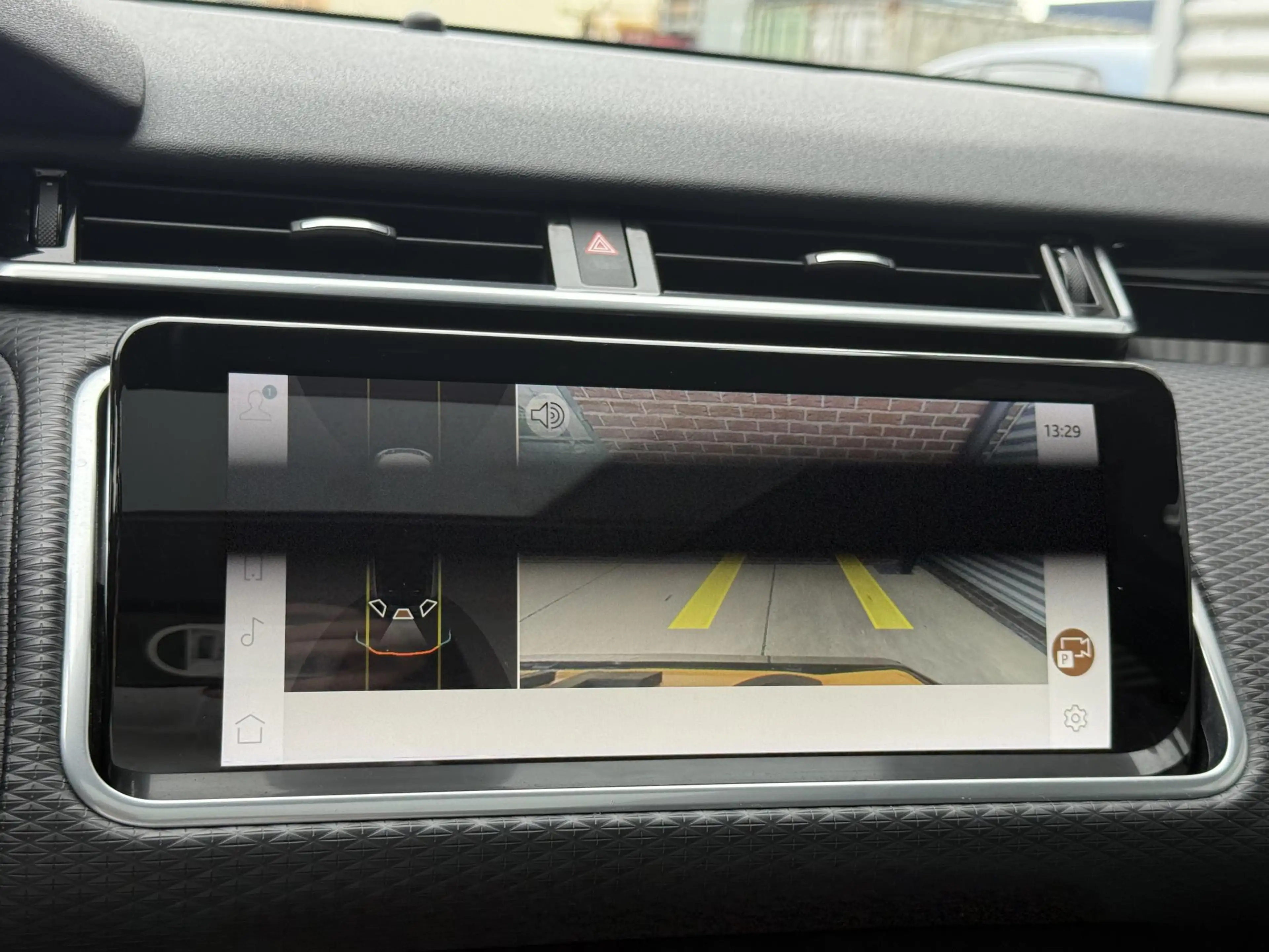 Land Rover Range Rover Velar 2.0 P400e S 1e Eigenaar|Navi|Pano|360 Camera|Clima — photo 14