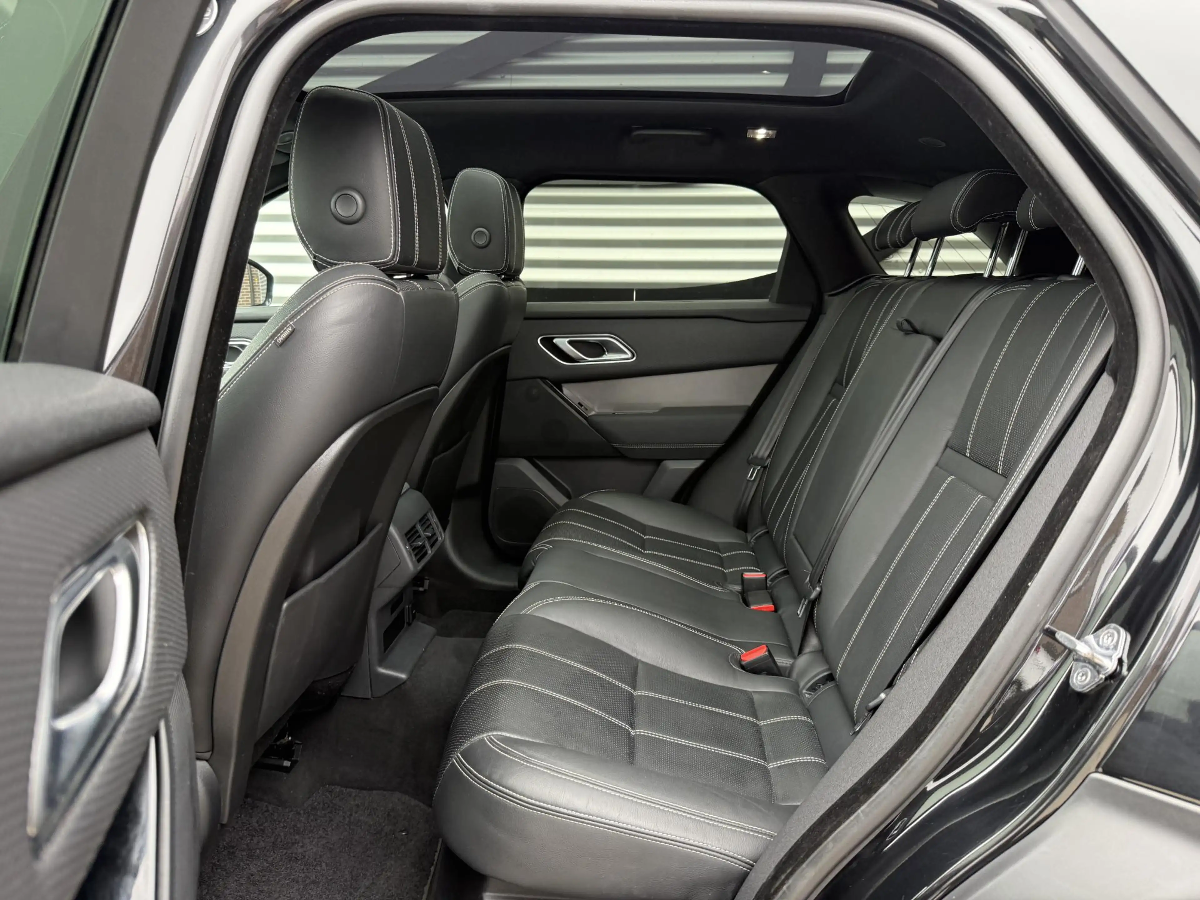 Land Rover Range Rover Velar 2.0 P400e S 1e Eigenaar|Navi|Pano|360 Camera|Clima — photo 11