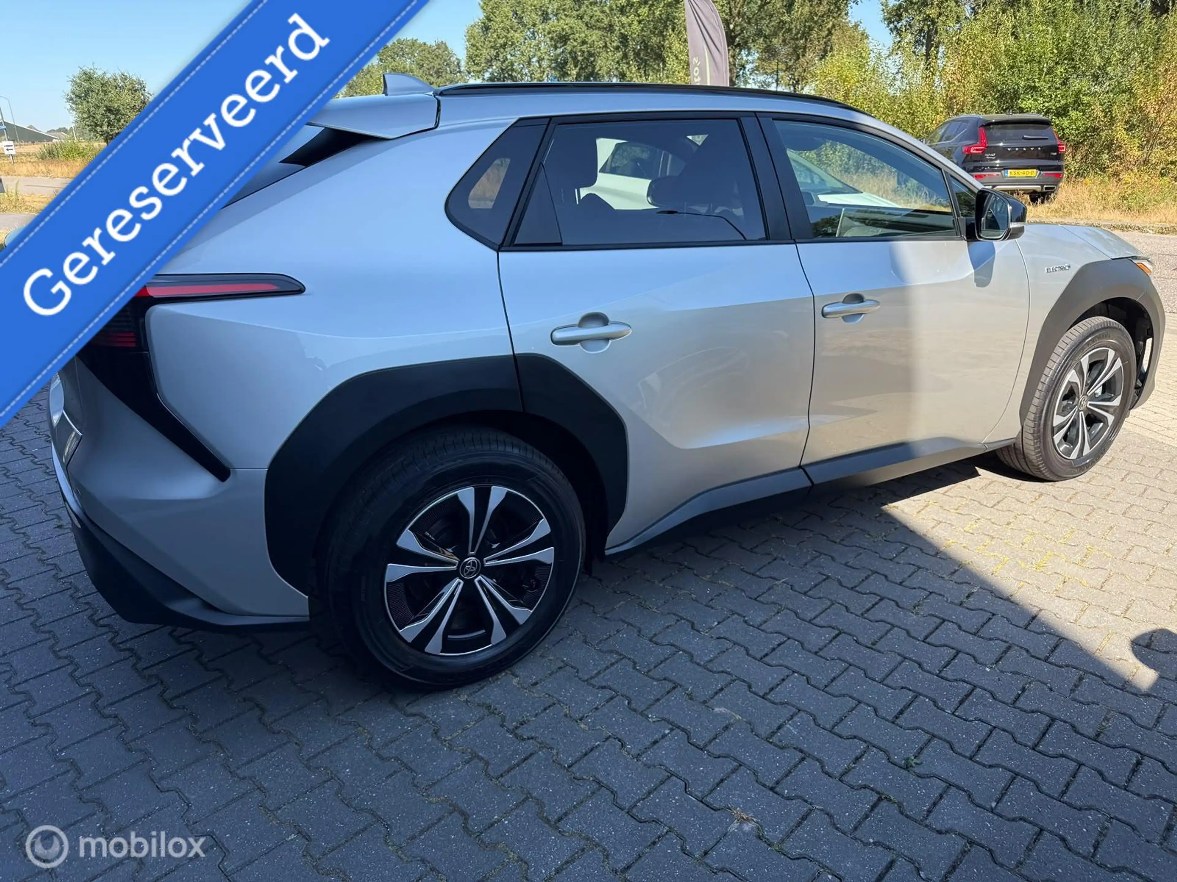 Toyota bZ4X Active 71 kWh 2023 — photo 6