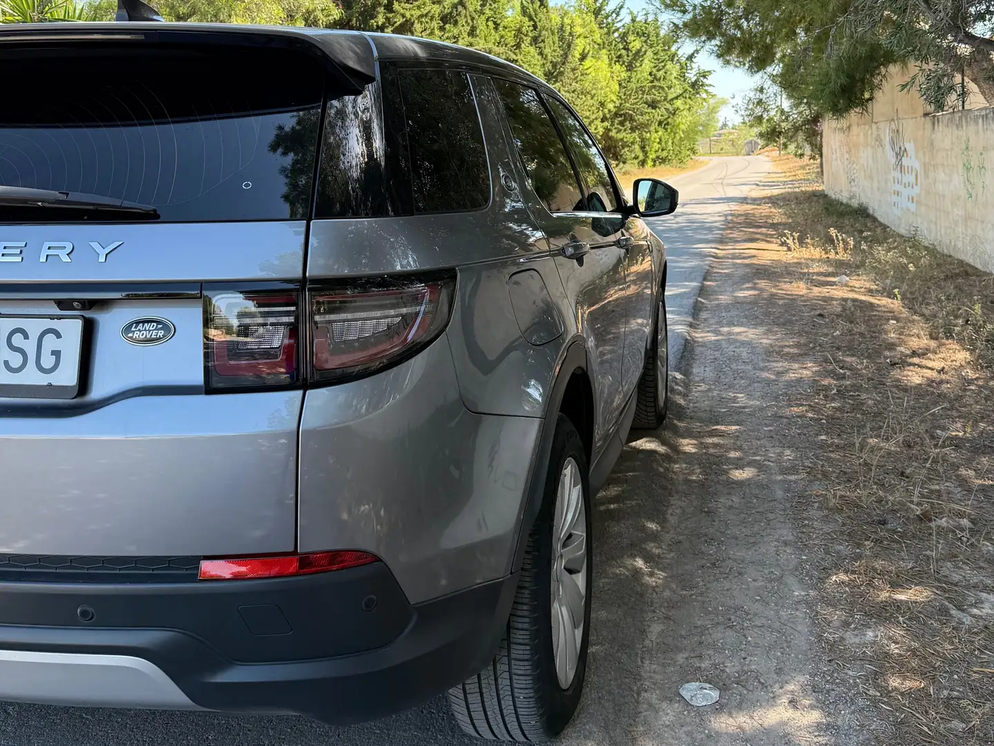 Land Rover Discovery Sport Discovery Sport 2.0D I4 L.Flw R-Dynamic SE Gris - 2
