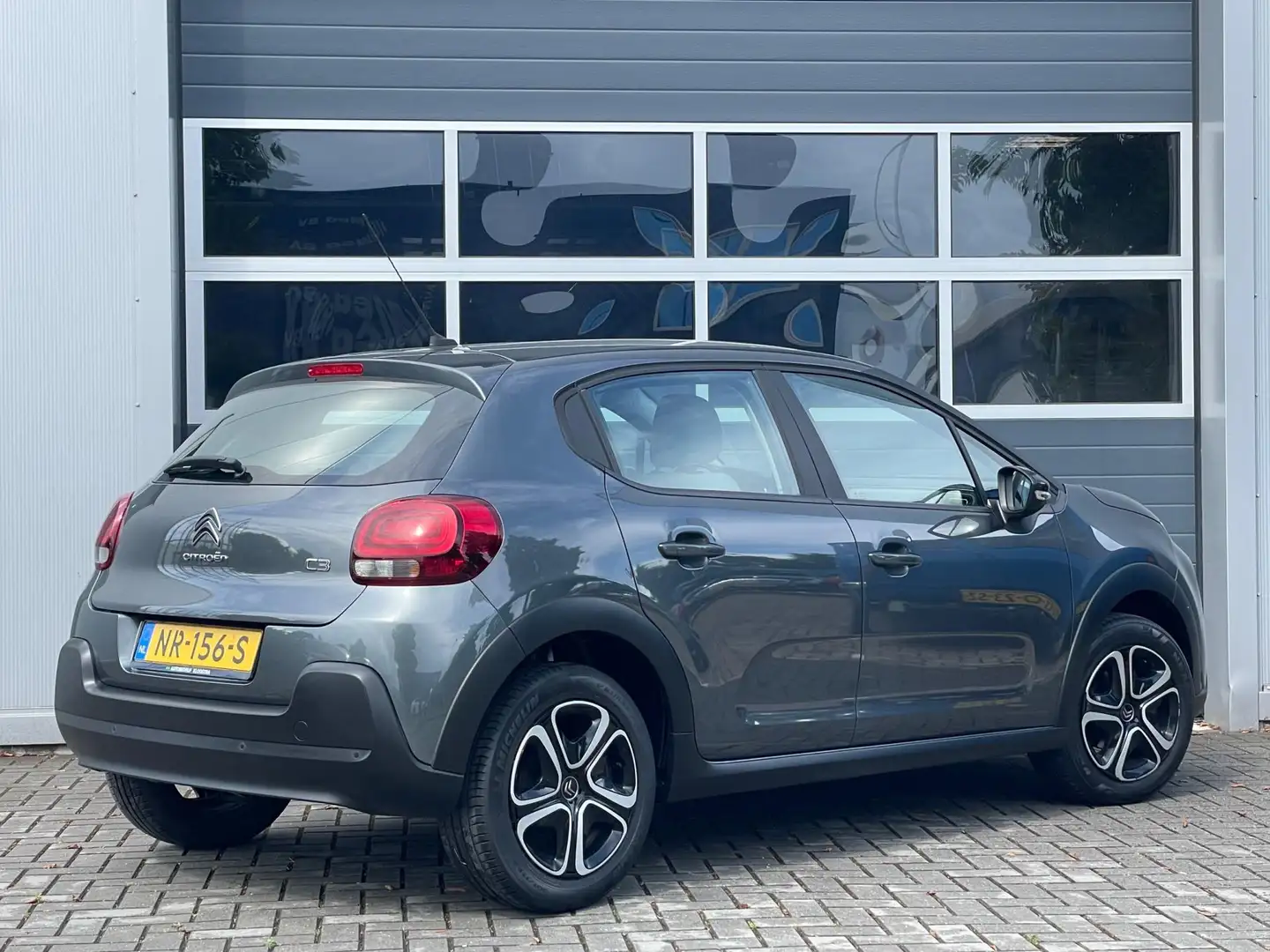 Citroen C3 1.2 PureTech Feel | Navi | Cruise control | PDC | Grijs - 2