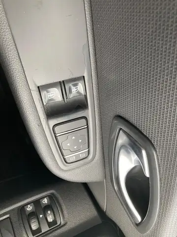 Renault Clio view 9