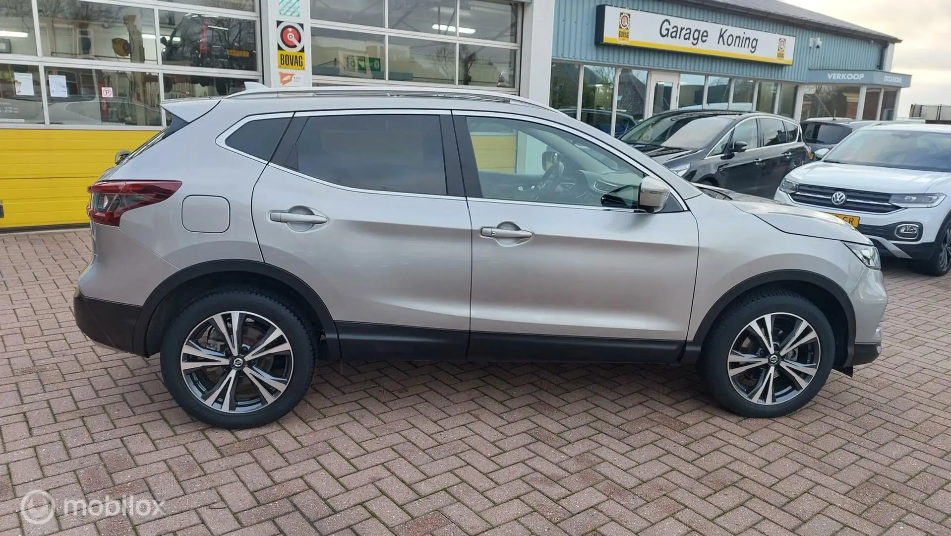Nissan Qashqai 1.3 MHEV Business Design Gris - 2