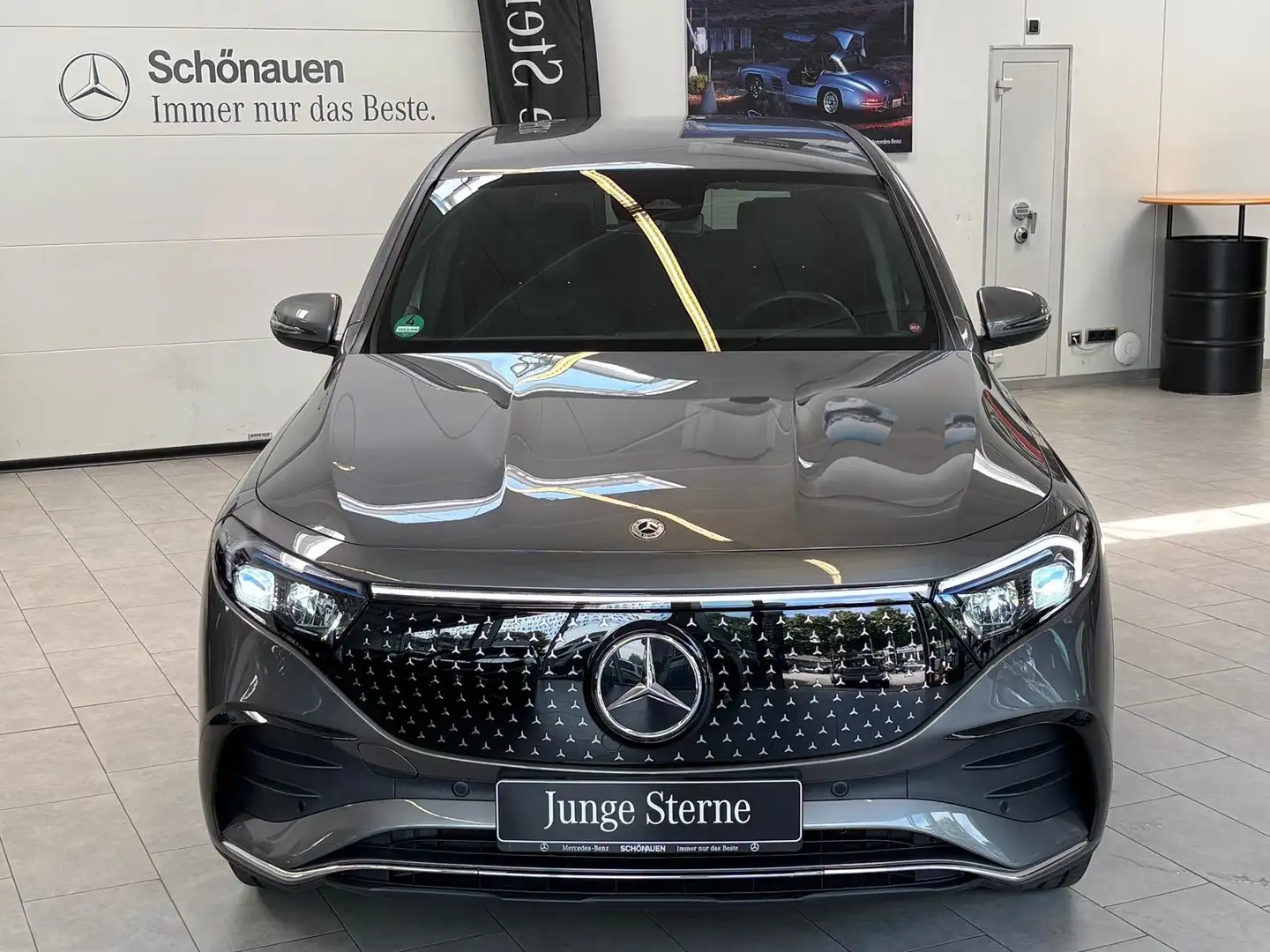Mercedes-Benz EQB 300 4M AMG+MEMORY+KAMERA+LED+TOTW+CARPLAY Grijs - 2