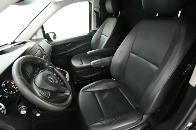 Mercedes-Benz Vito view 9